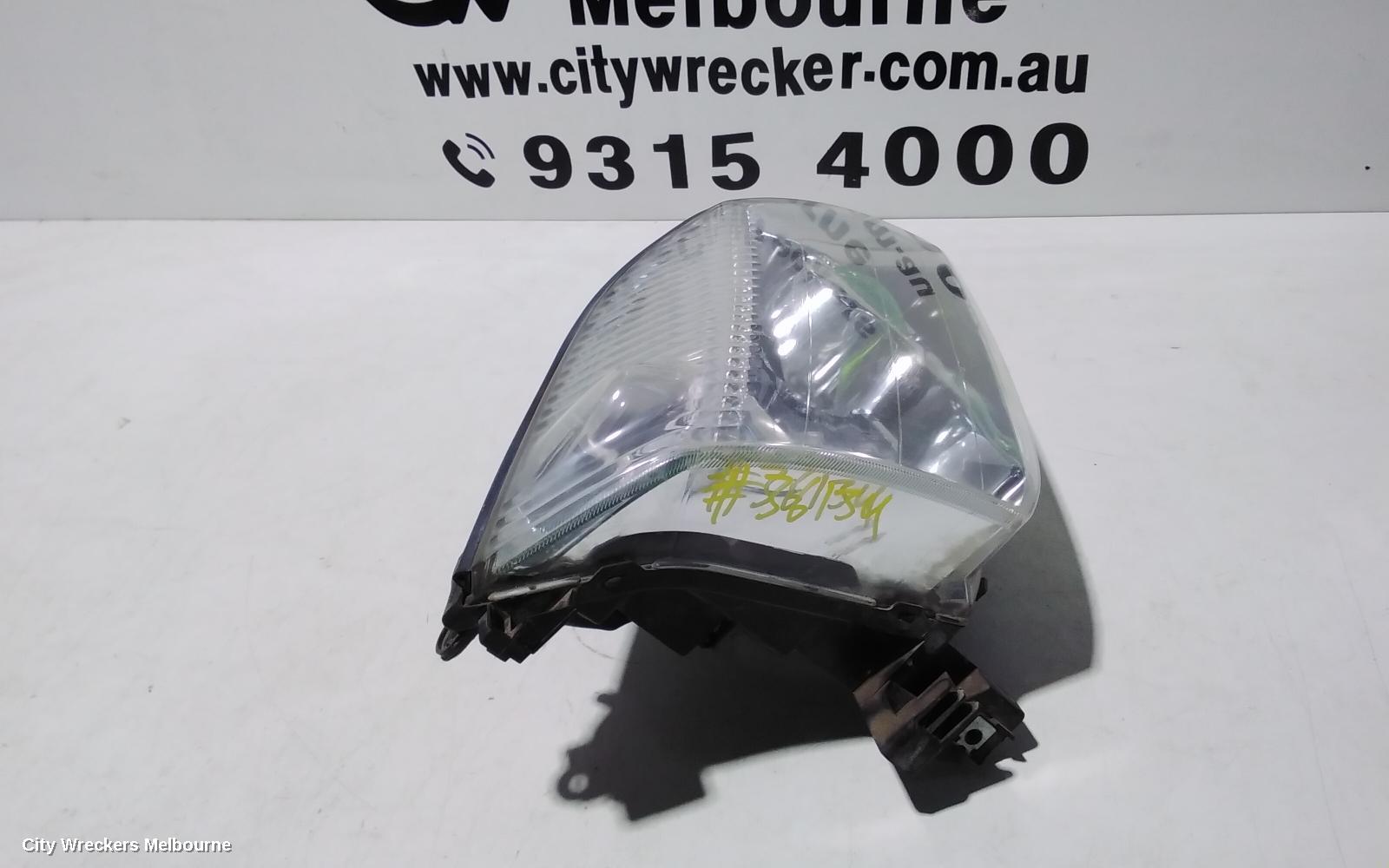 NISSAN XTRAIL RIGHT HEADLAMP, T30, YELLOW LENS TYPE, 10/2001 - 09/2007