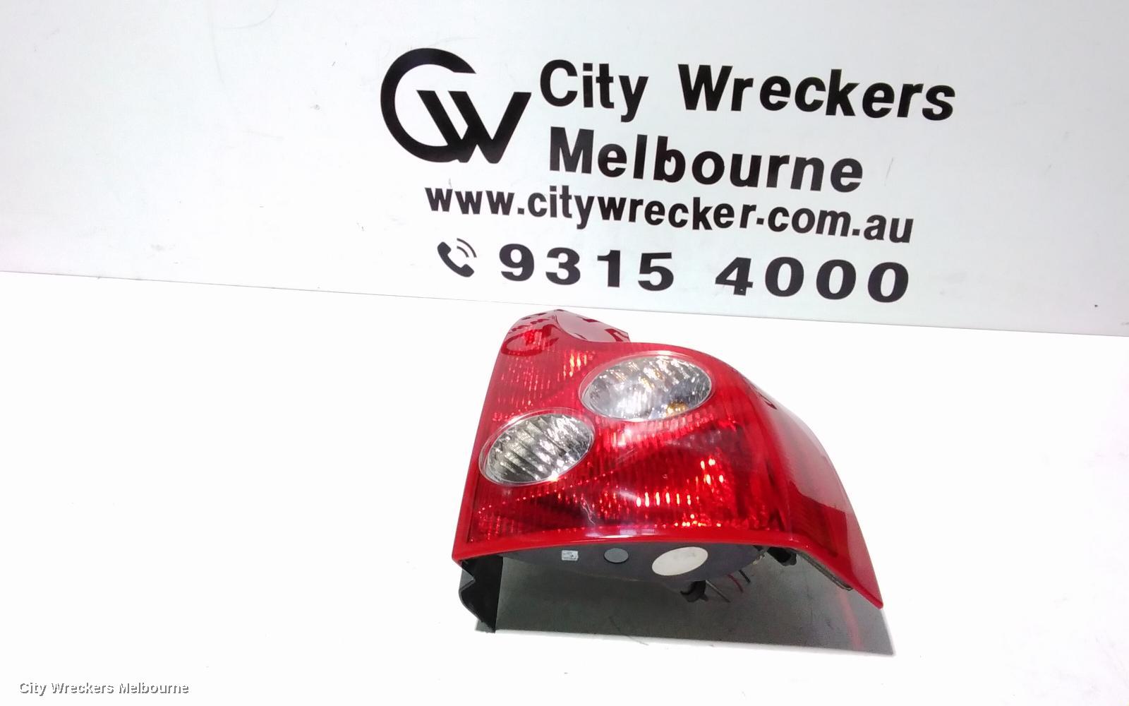 VOLVO XC90 RIGHT TAILLIGHT, LOWER, ROUND FLASHER, 07/2003 - 08/2006