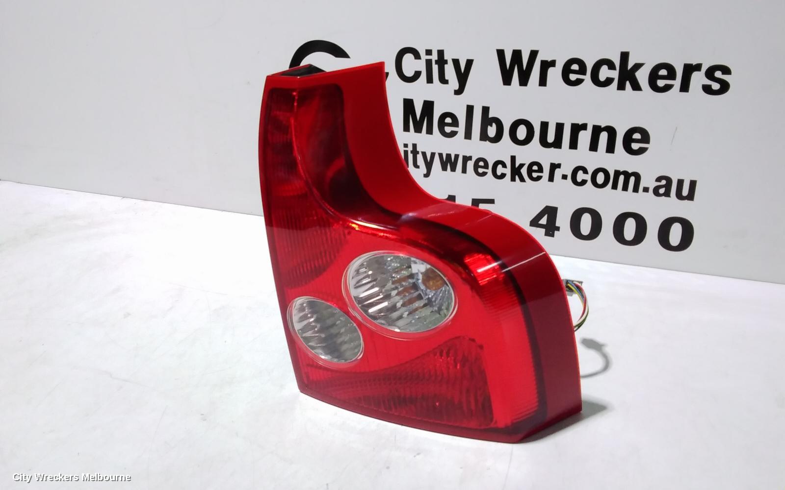 VOLVO XC90 RIGHT TAILLIGHT, LOWER, ROUND FLASHER, 07/2003 - 08/2006