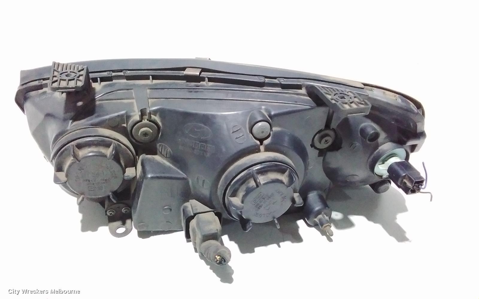 HYUNDAI ELANTRA RIGHT HEADLAMP, XD, 11/2000 - 09/2003