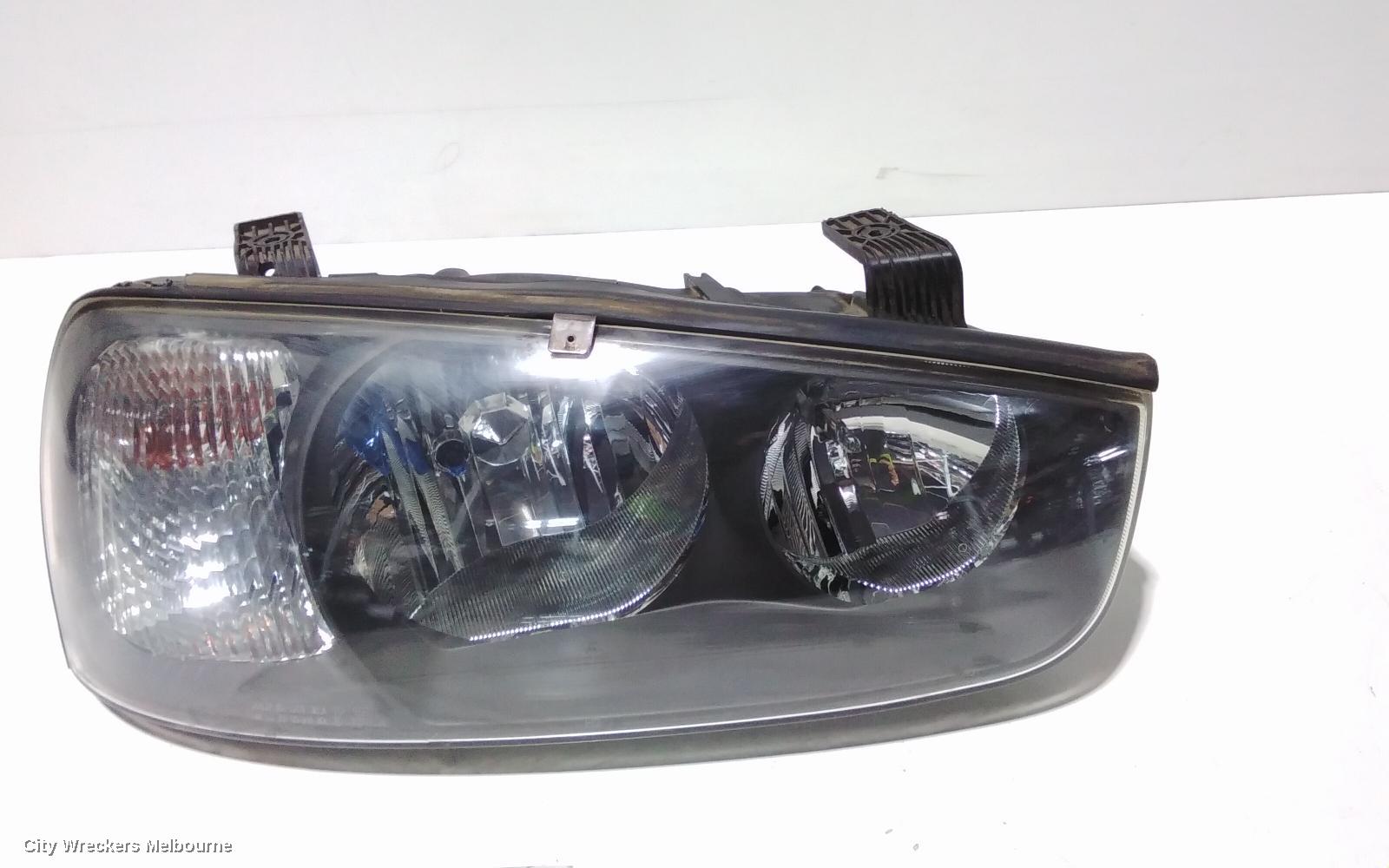 HYUNDAI ELANTRA RIGHT HEADLAMP, XD, 11/2000 - 09/2003
