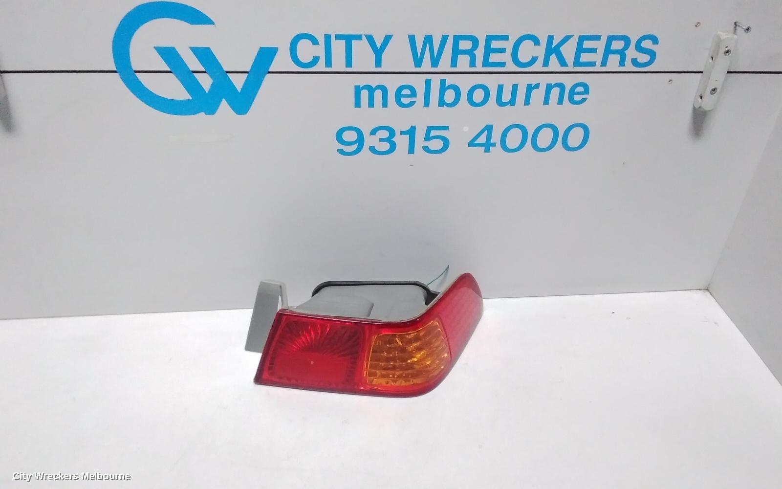TOYOTA CAMRY RIGHT TAILLIGHT, SK20, SEDAN, 10/2000 - 08/2002