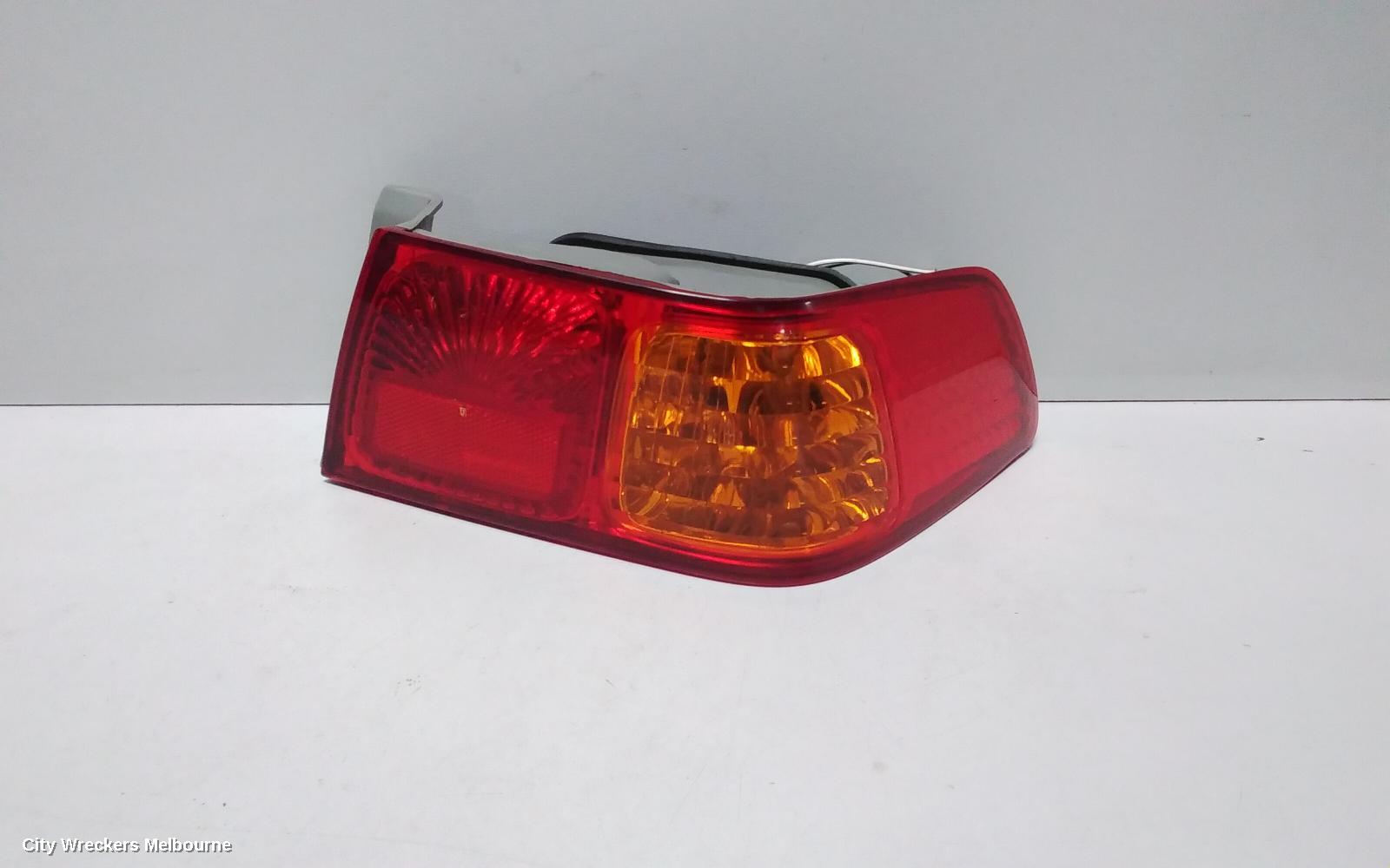 TOYOTA CAMRY RIGHT TAILLIGHT, SK20, SEDAN, 10/2000 - 08/2002