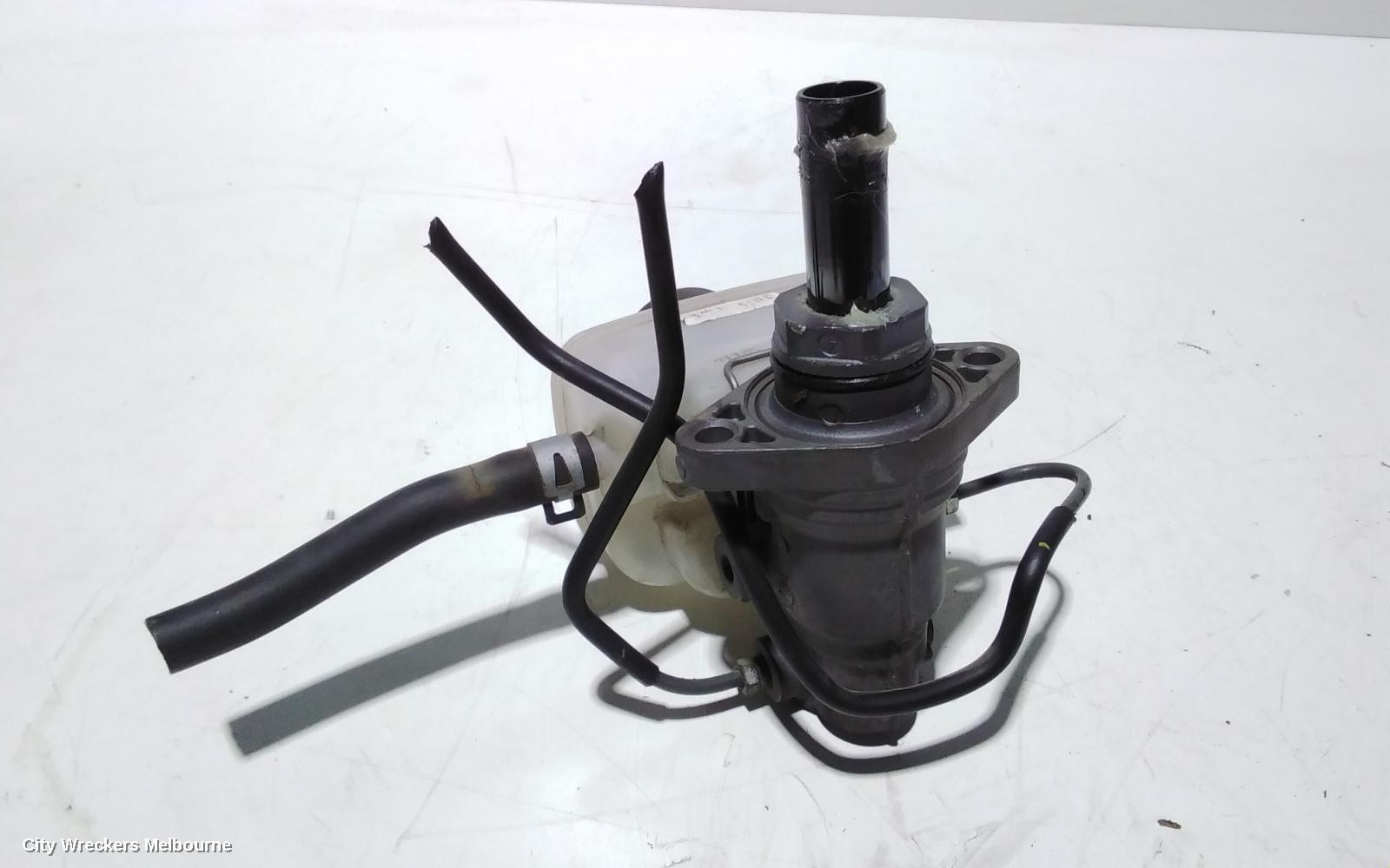 TOYOTA HIACE MASTER CYLINDER, TRH, PETROL, 03/2005 - 02/2015