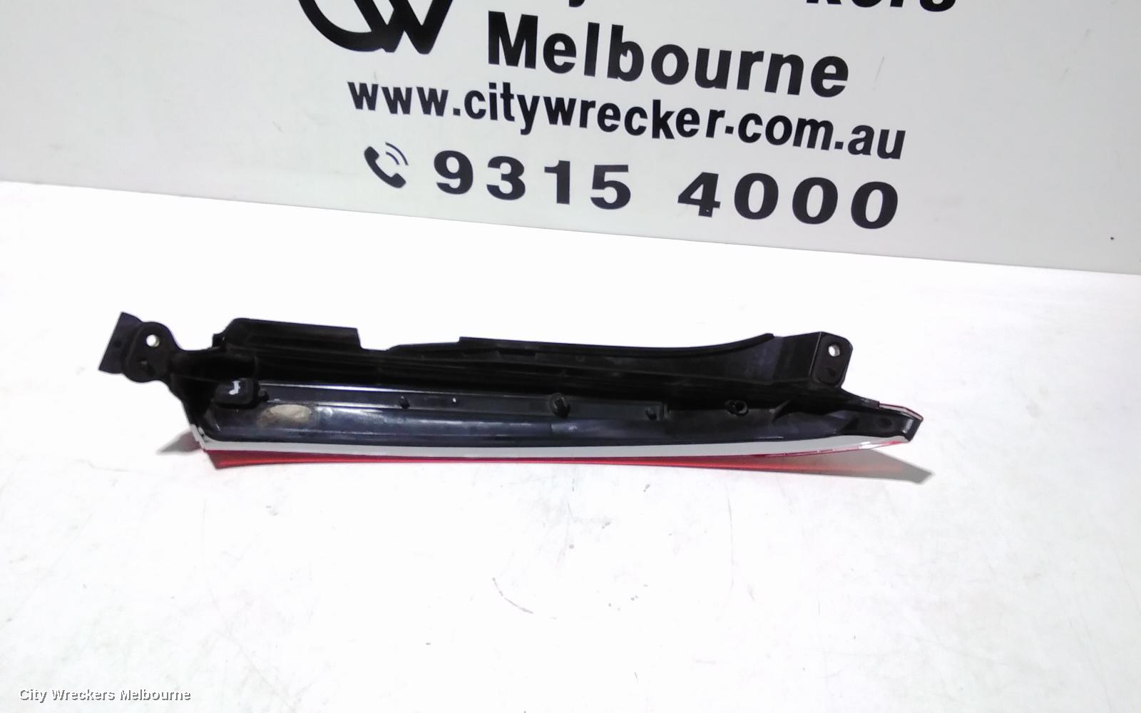 VOLVO XC90 LEFT TAILLIGHT, UPPER, 07/2003 - 08/2006