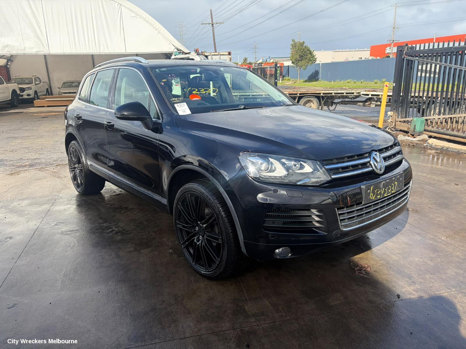 VOLKSWAGEN TOUAREG GRILLE, RADIATOR GRILLE, 7P, 12/2010 - 04/2018