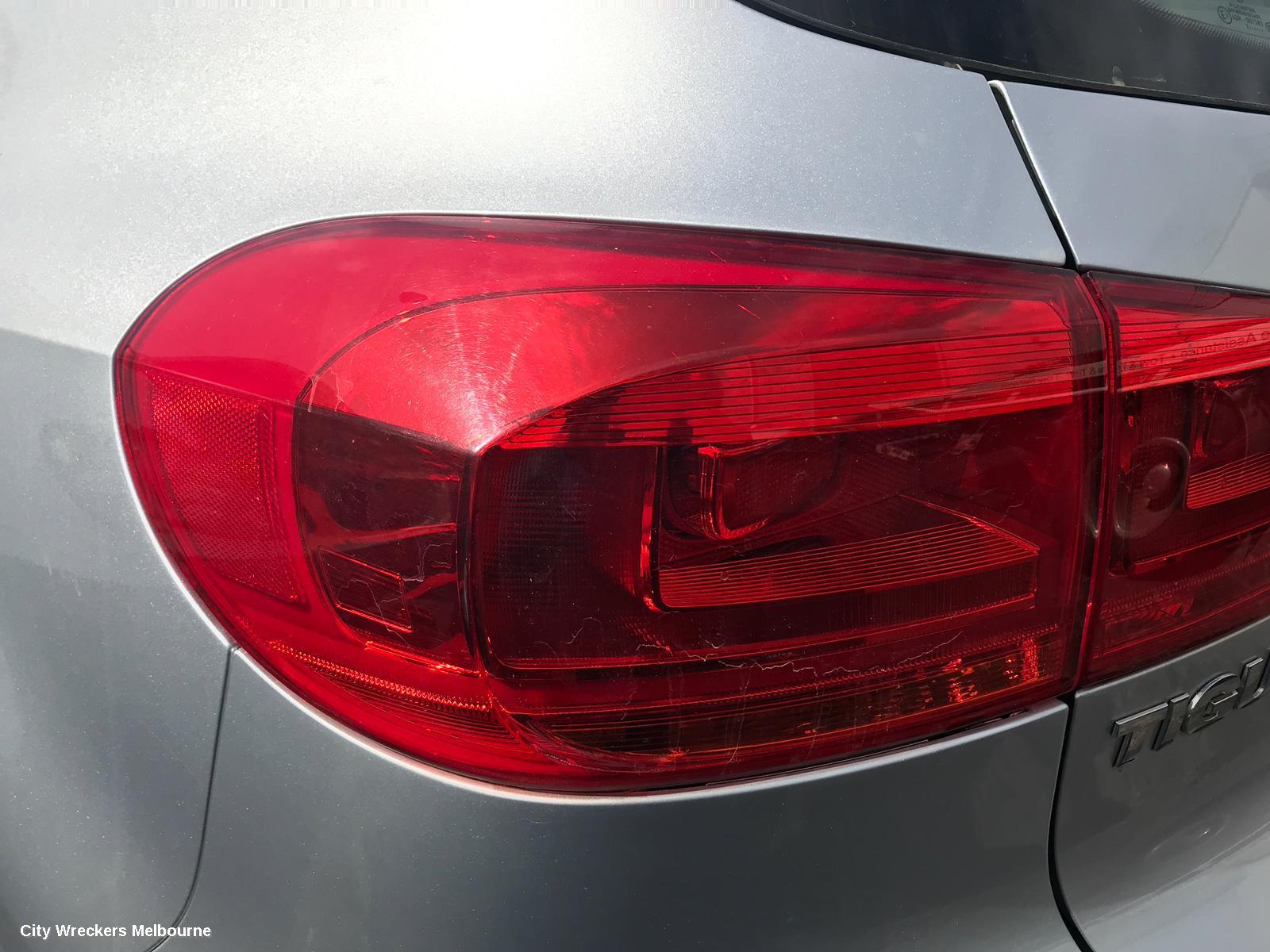VOLKSWAGEN TIGUAN REAR GARNISH, TAILGATE LAMP (LH SIDE), 5N, 07/2011 - 08/2016
