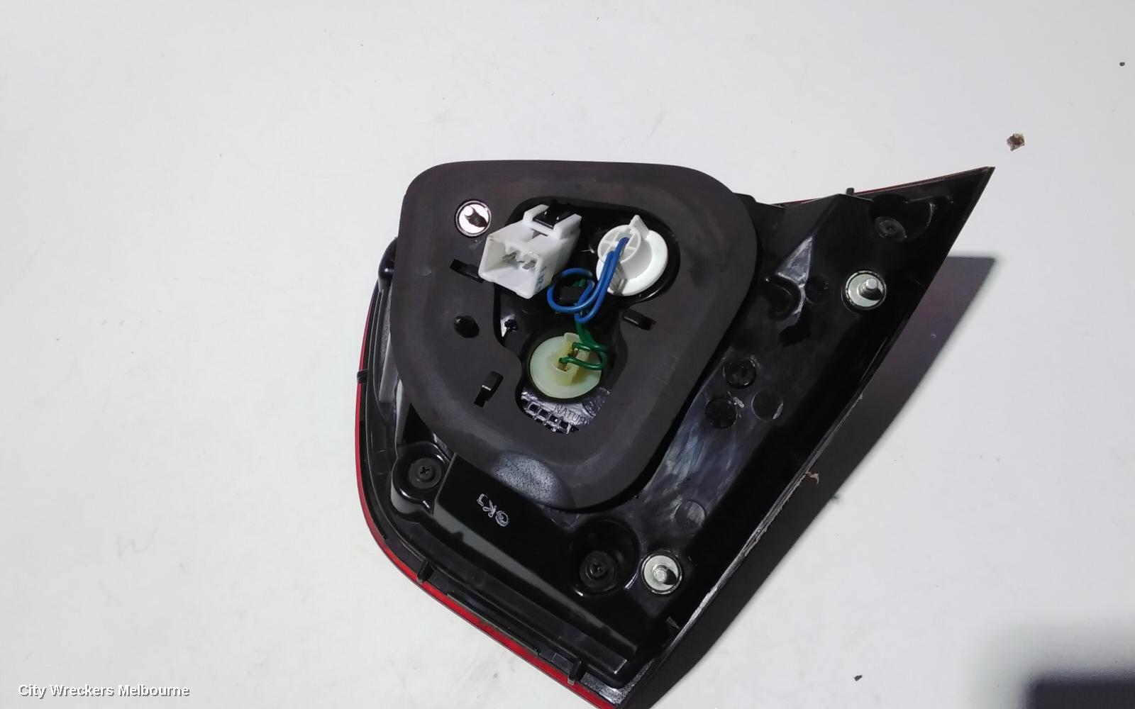 KIA RIO REAR GARNISH, TAILGATE LAMP (LH SIDE), UB, 3DR/5DR HATCH, LED TYPE, 08/2011 - 11/2016