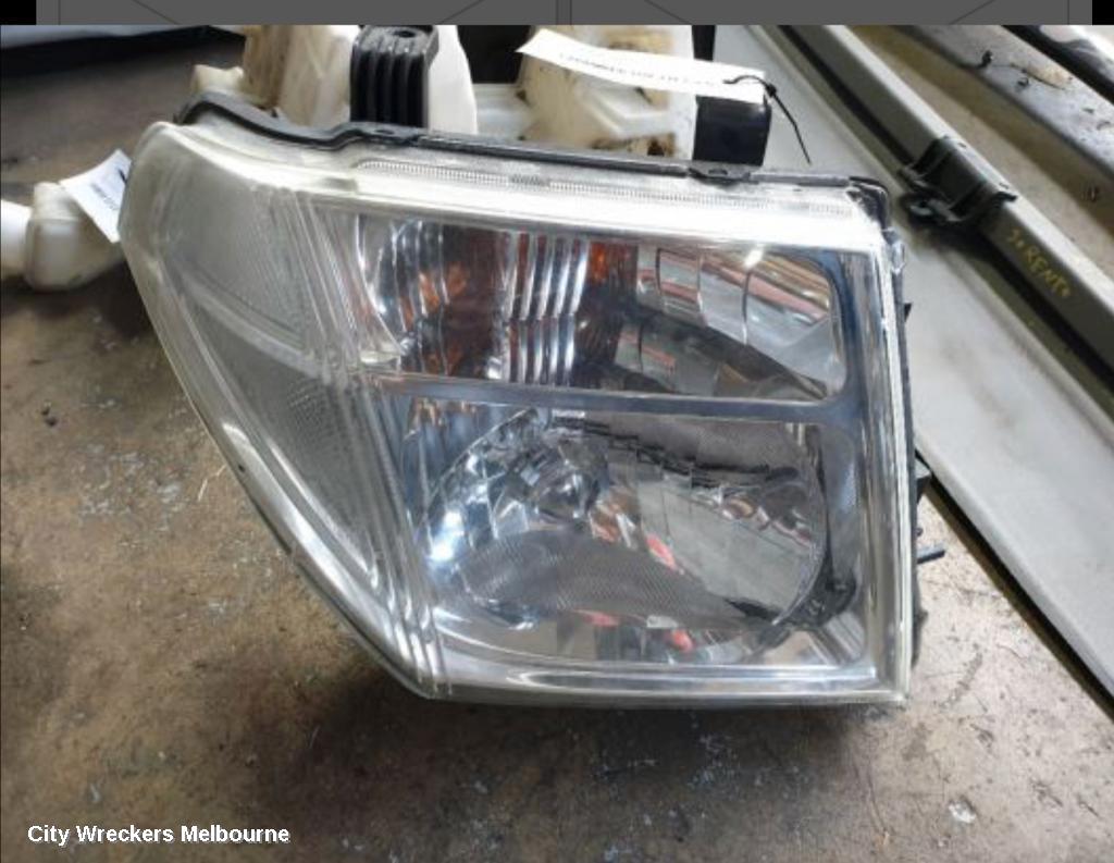 NISSAN NAVARA RIGHT HEADLAMP, D40 (VIN MNT), 09/2005 - 08/2015