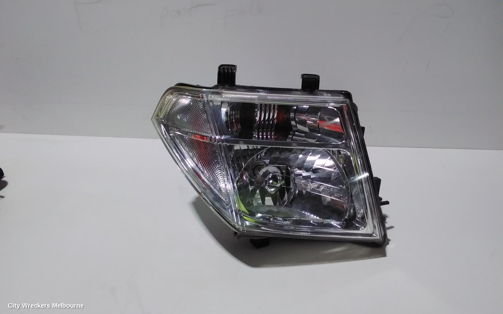 NISSAN NAVARA RIGHT HEADLAMP, D40 (VIN MNT), 09/2005 - 08/2015
