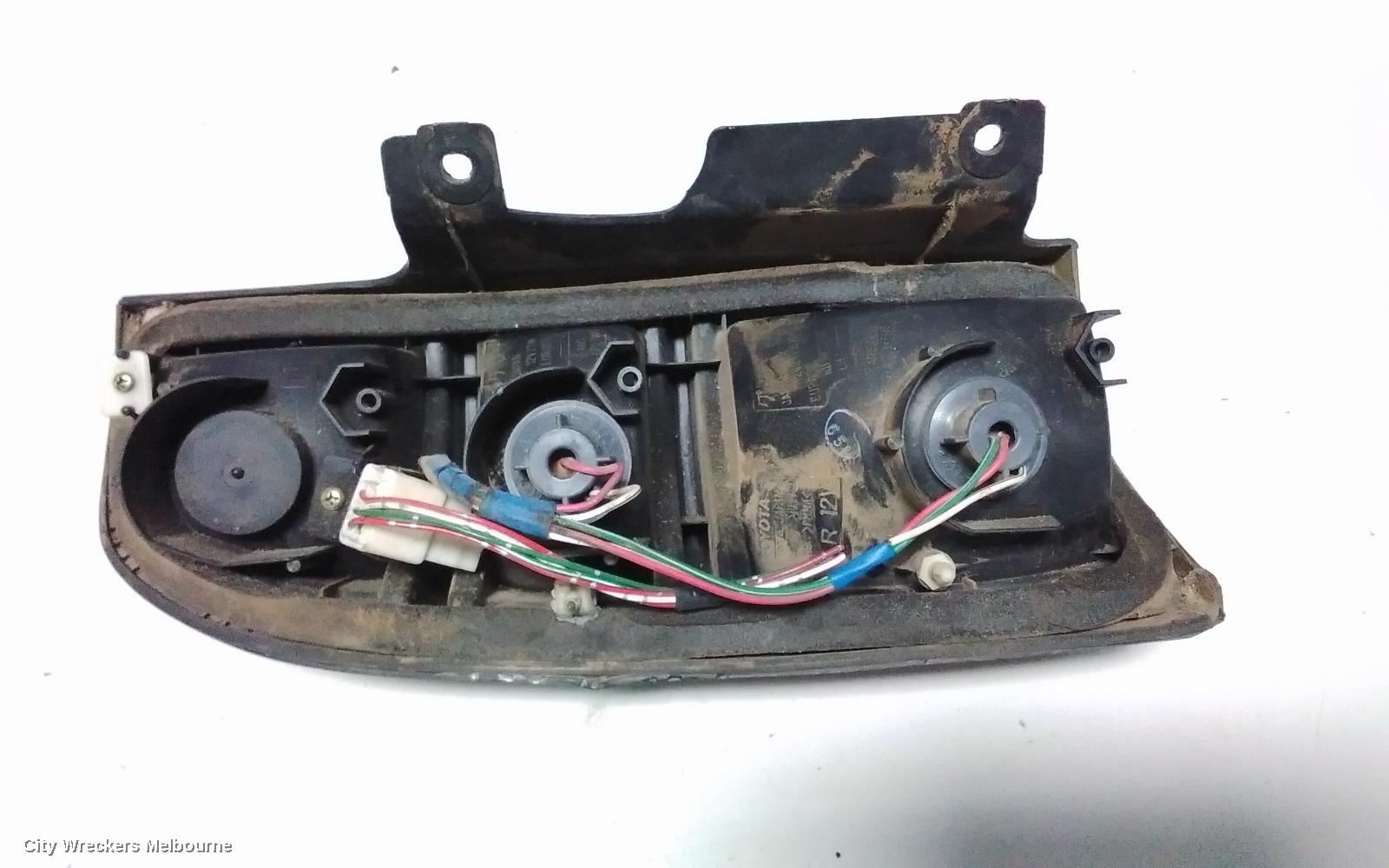 TOYOTA PRADO RIGHT TAILLIGHT, 95 SERIES, IN BODY, RED/CLEAR/RED, 07/1996 - 07/1999