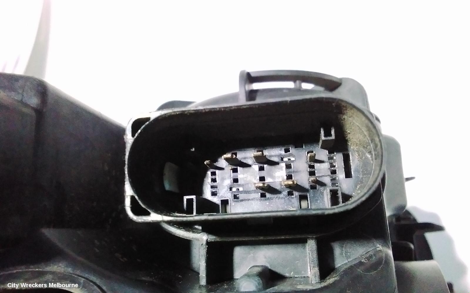 FORD FOCUS RIGHT HEADLAMP, LW, AMBIENTE/TREND, HALOGEN TYPE, CHROME INSERT, 08/2012 - 08/2015