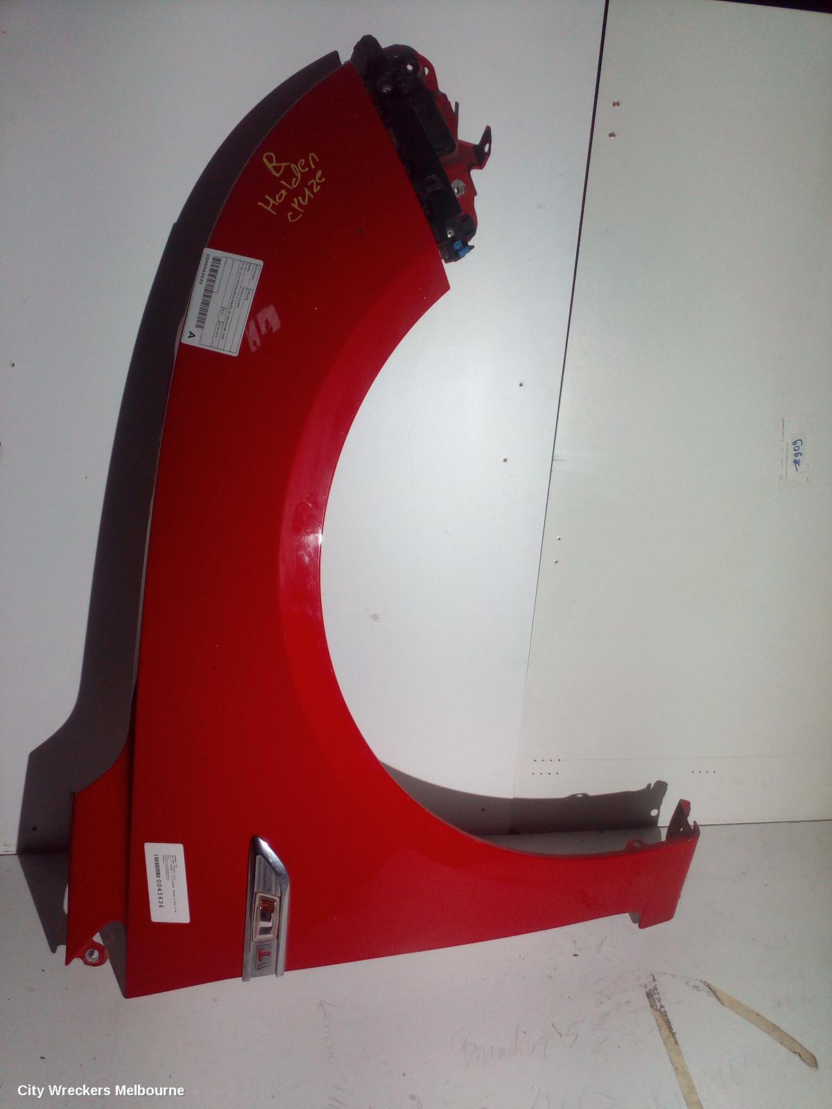 HOLDEN CRUZE RIGHT GUARD, JG-JH, CD/CDX/EQUIPE/Z SERIES, W/ INDICATOR, NON SKIRT TYPE, 03/2009 - 12/2014