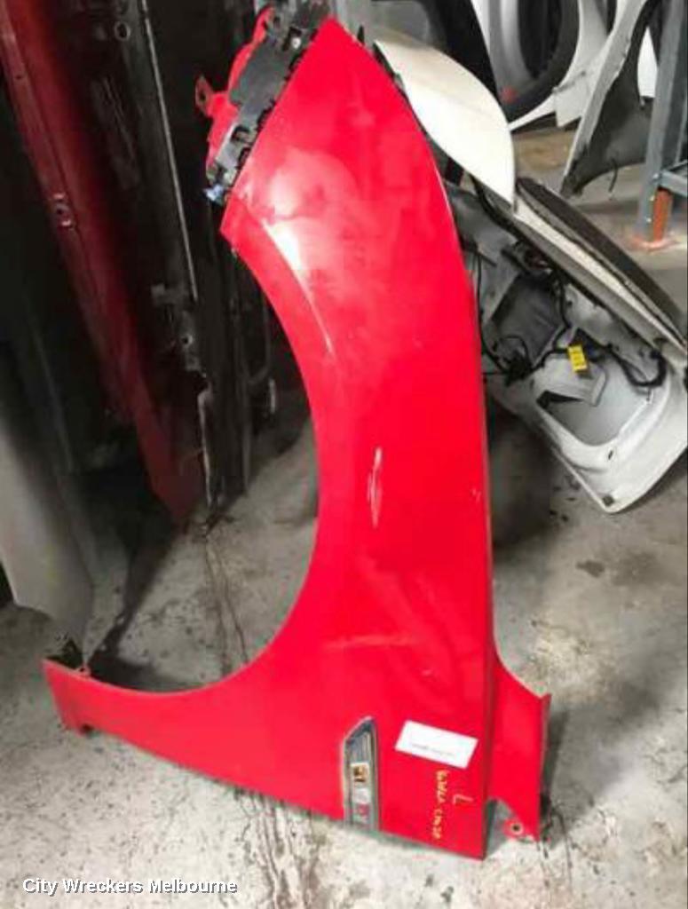 HOLDEN CRUZE LEFT GUARD, JG-JH, CD/CDX/EQUIPE/Z SERIES, W/ INDICATOR, NON SKIRT TYPE, 03/2009 - 12/2014