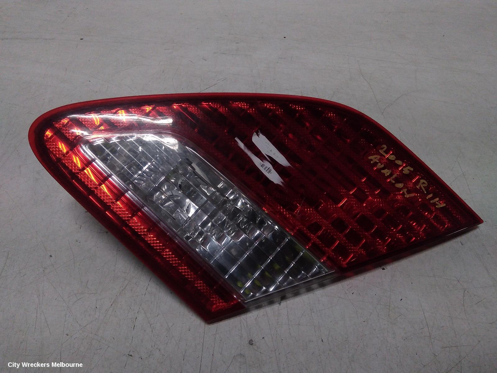 TOYOTA AVALON REAR GARNISH, BOOTLID LAMP (RH SIDE), MCX10R, 10/2003 - 06/2005
