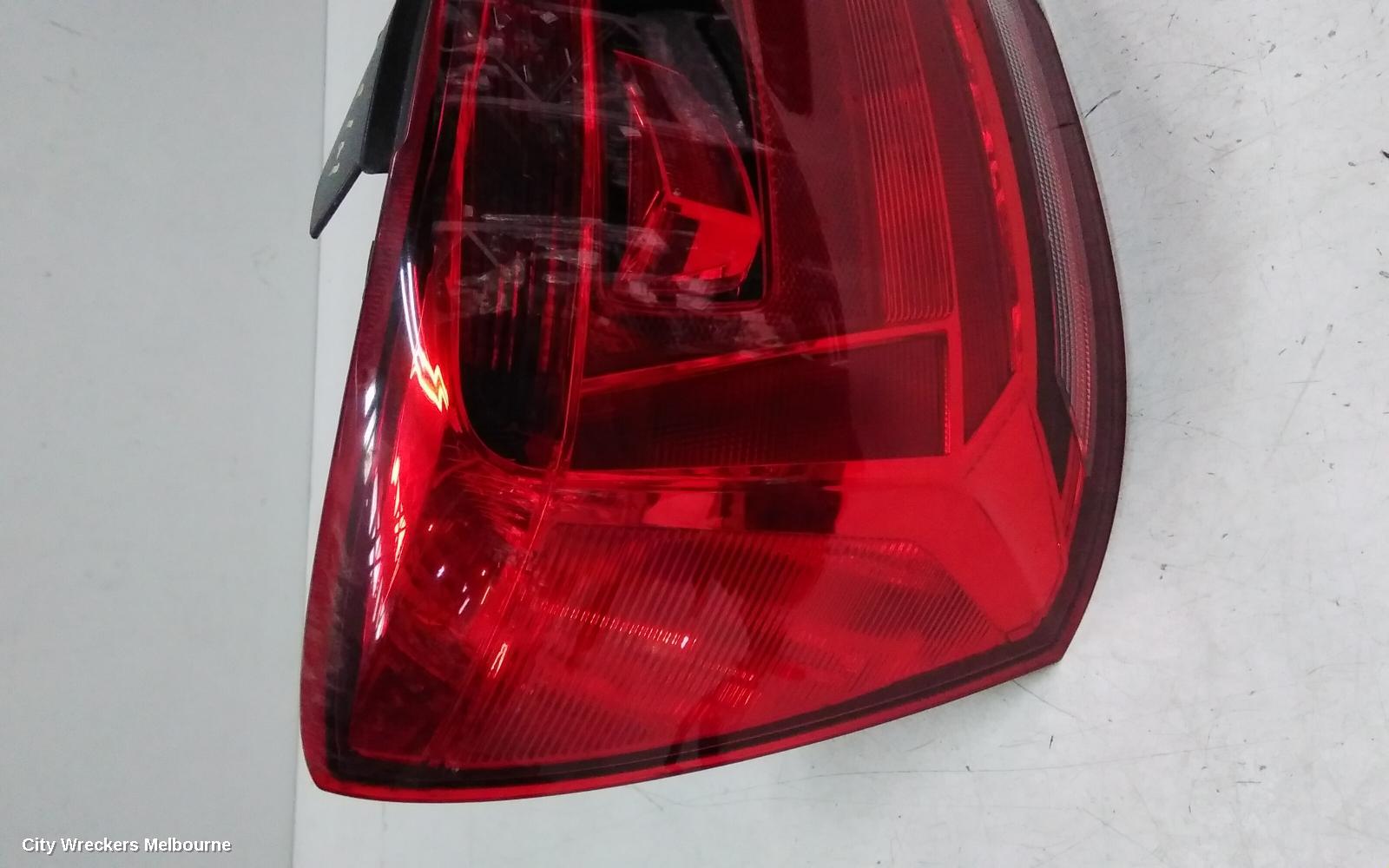 VOLKSWAGEN POLO LEFT TAILLIGHT, 6R, COMFORTLINE/TRENDLINE, RED INSERT TYPE, 05/2014 - 09/2017