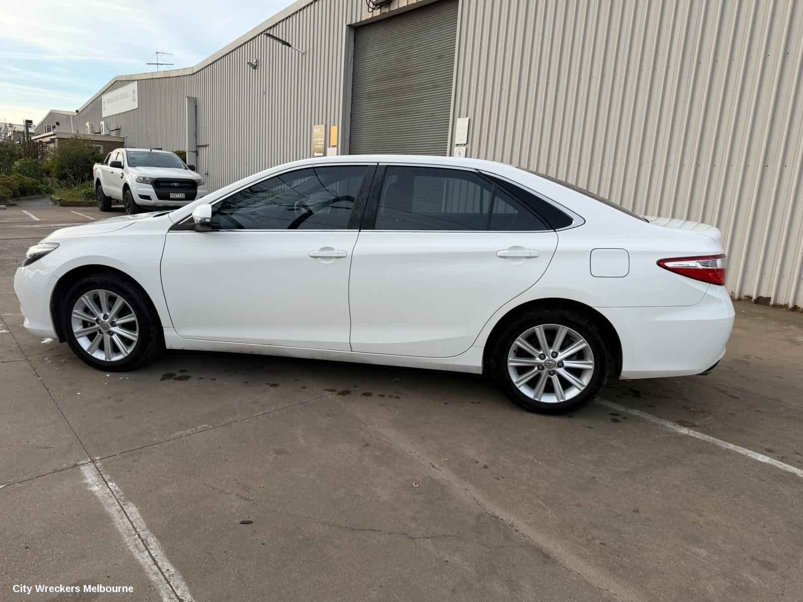 TOYOTA CAMRY COURTESY LIGHT, XV50, FRONT (CENTRE), 05/2015 - 10/2017