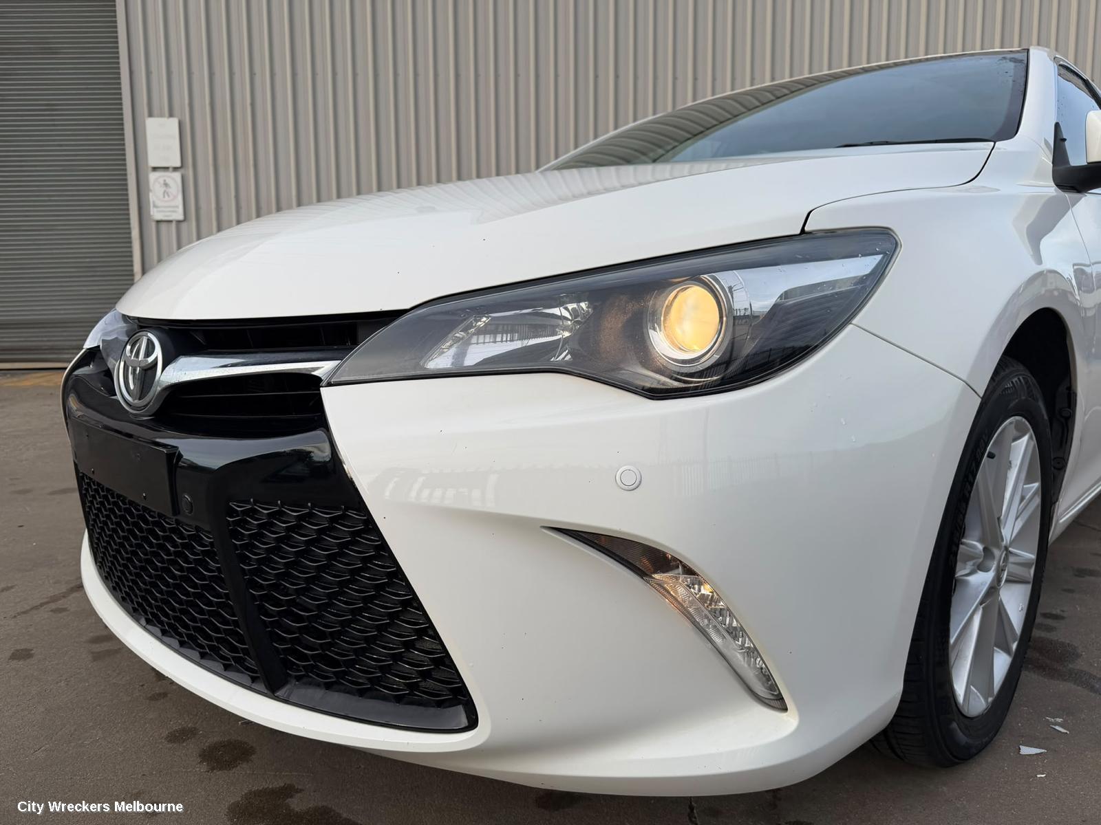 TOYOTA CAMRY COURTESY LIGHT, XV50, FRONT (CENTRE), 05/2015 - 10/2017