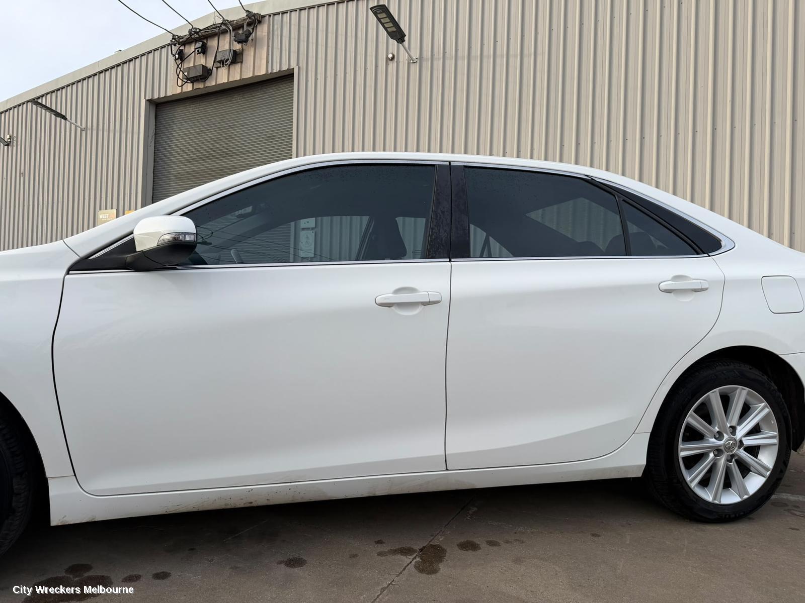 TOYOTA CAMRY COURTESY LIGHT, XV50, FRONT (CENTRE), 05/2015 - 10/2017