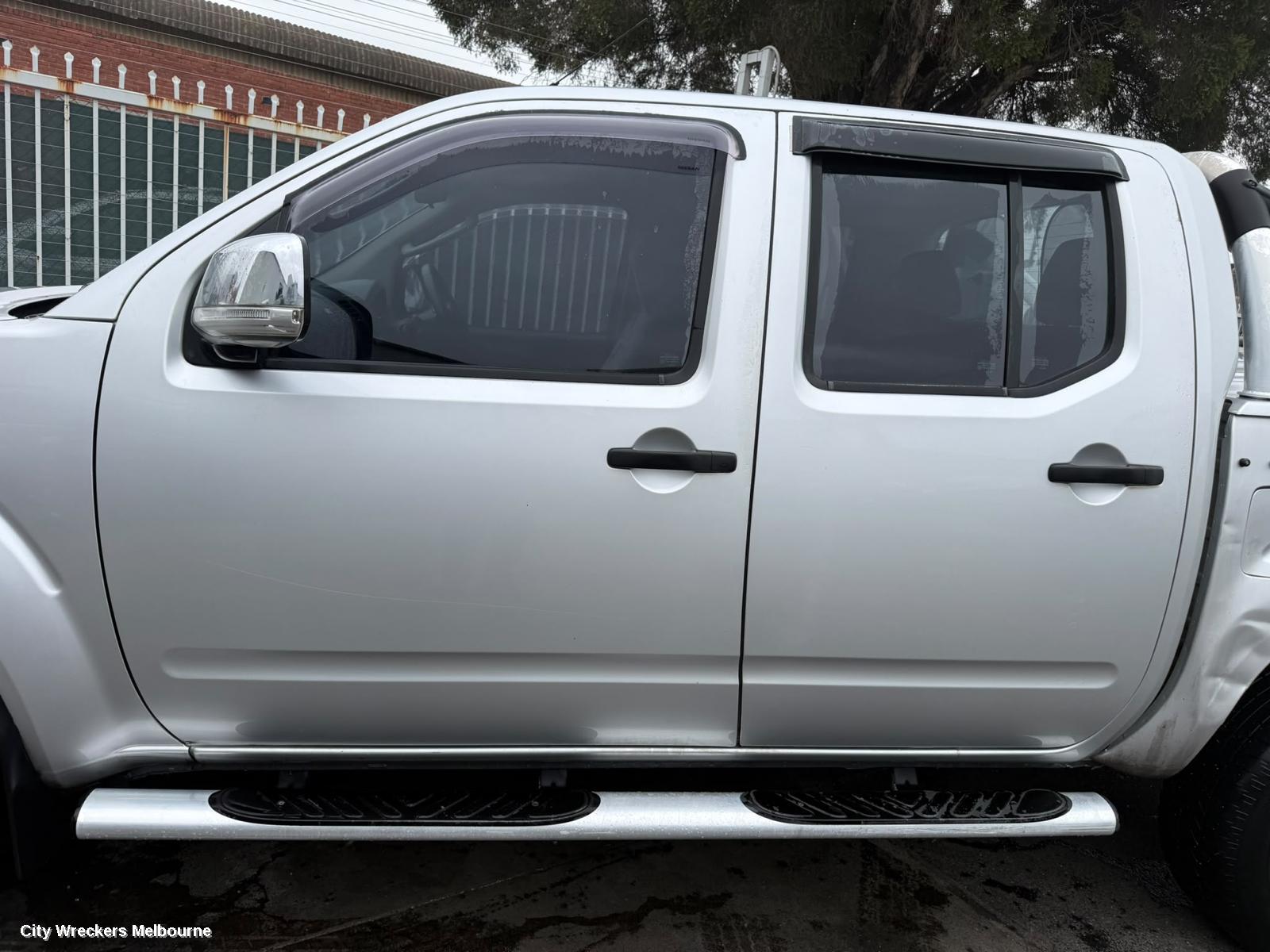 NISSAN NAVARA LEFT FRONT DOOR WINDOW, D40 (VIN VSK), 09/2005 - 08/2015