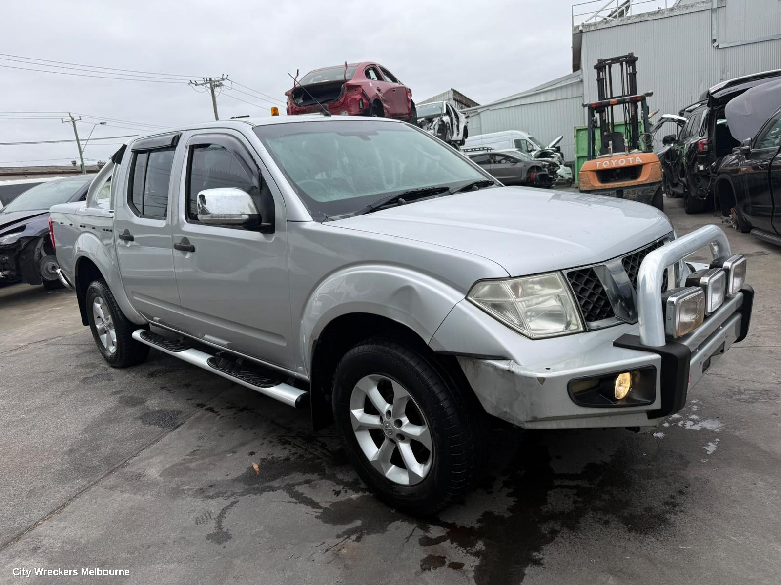 NISSAN NAVARA LEFT FRONT DOOR WINDOW, D40 (VIN VSK), 09/2005 - 08/2015