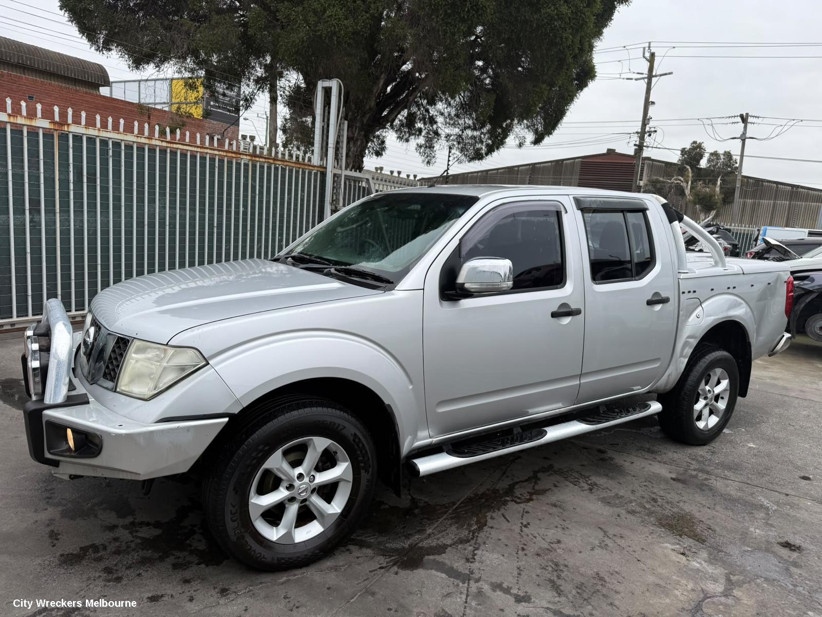 NISSAN NAVARA LEFT FRONT DOOR WINDOW, D40 (VIN VSK), 09/2005 - 08/2015