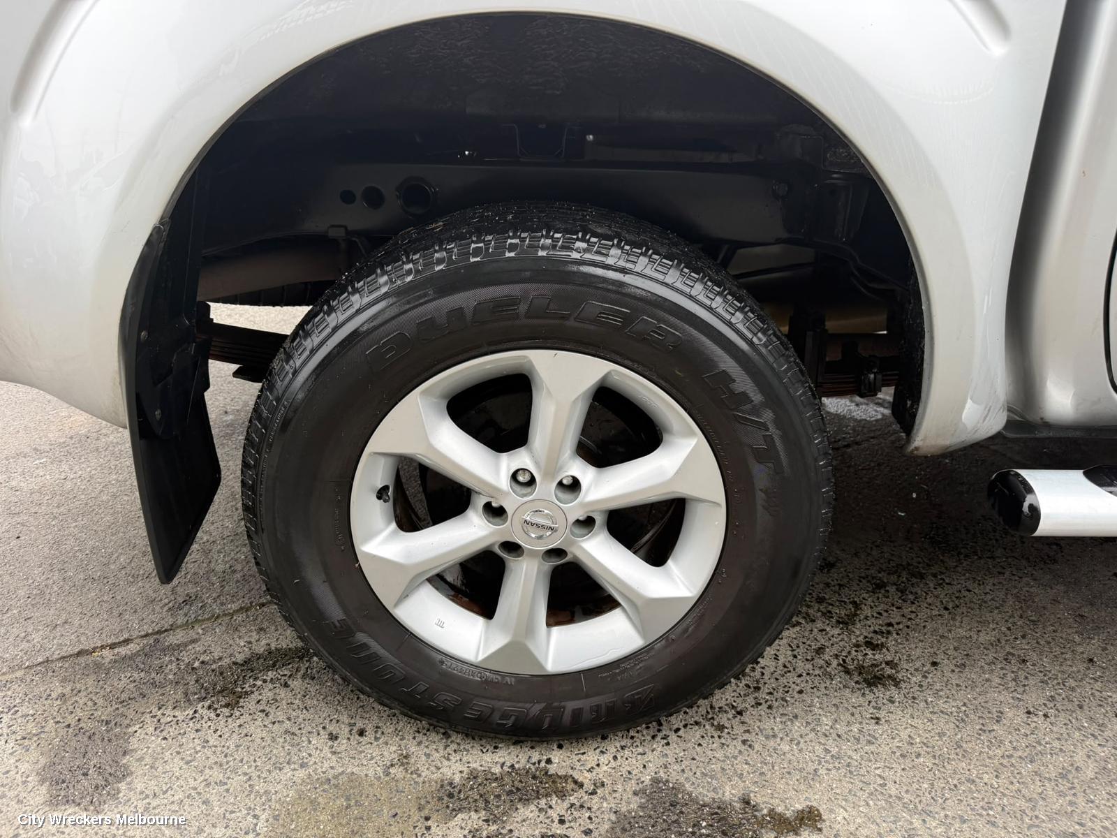 NISSAN NAVARA LEFT FRONT DOOR WINDOW, D40 (VIN VSK), 09/2005 - 08/2015