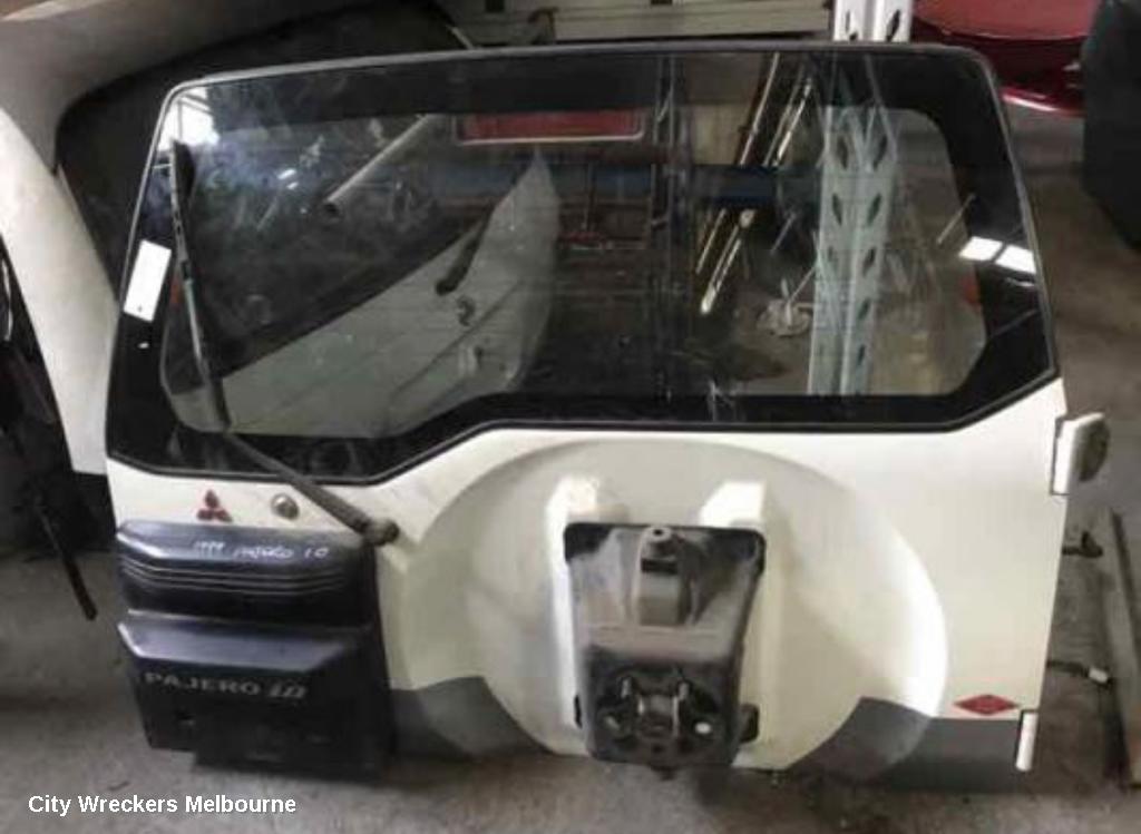 MITSUBISHI PAJERO BOOTLID/TAILGATE, TAILGATE, NH-J-K-L, NON LOWER MOULD TYPE, 05/1991 - 04/2000