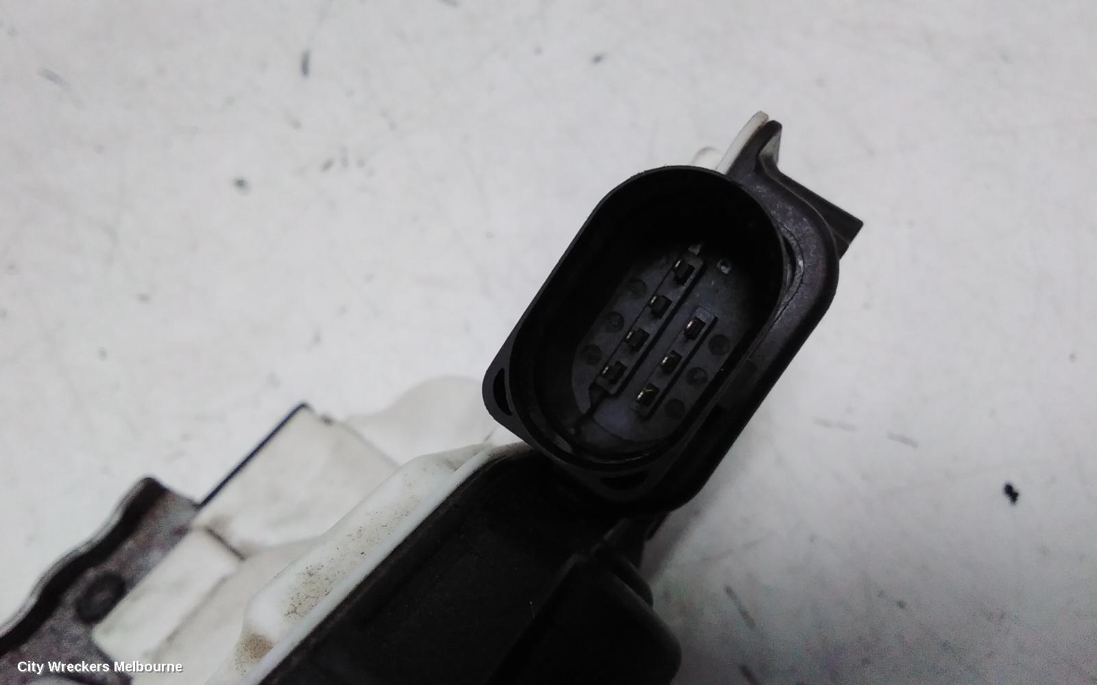 VOLKSWAGEN TIGUAN DOOR/BOOT/GATE LOCK, RIGHT FRONT DOOR LOCK, 5N, P/N 5N2837016A, 01/2009 - 03/2010