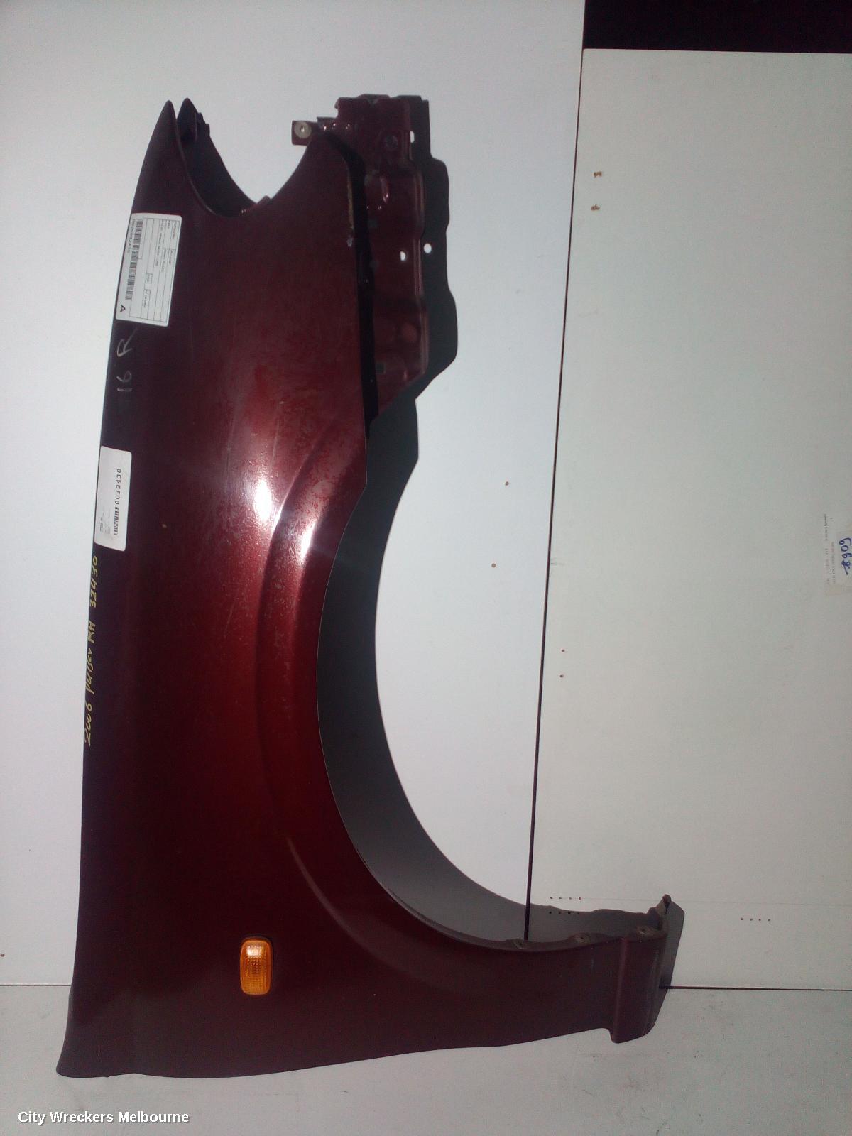 NISSAN PULSAR RIGHT GUARD, N16 SII, SEDAN, 08/2003 - 12/2005