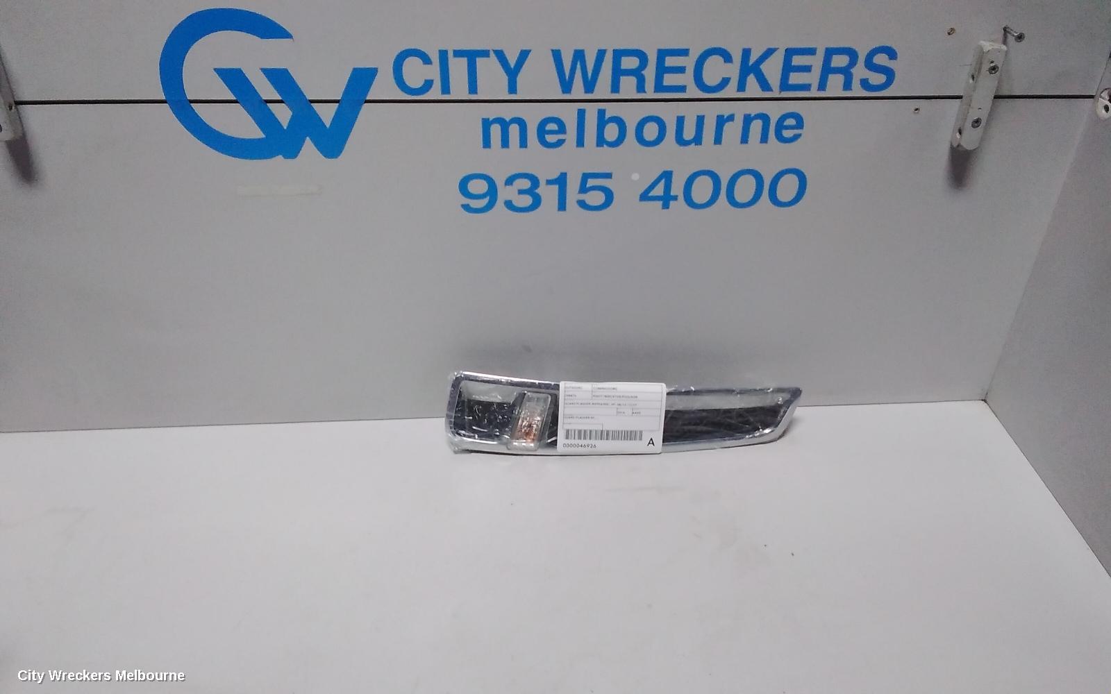 HOLDEN COMMODORE RIGHT INDICATOR/FOG/SIDE, GUARD FLASHER (REPEATER), VF, 05/2013 - 12/2017
