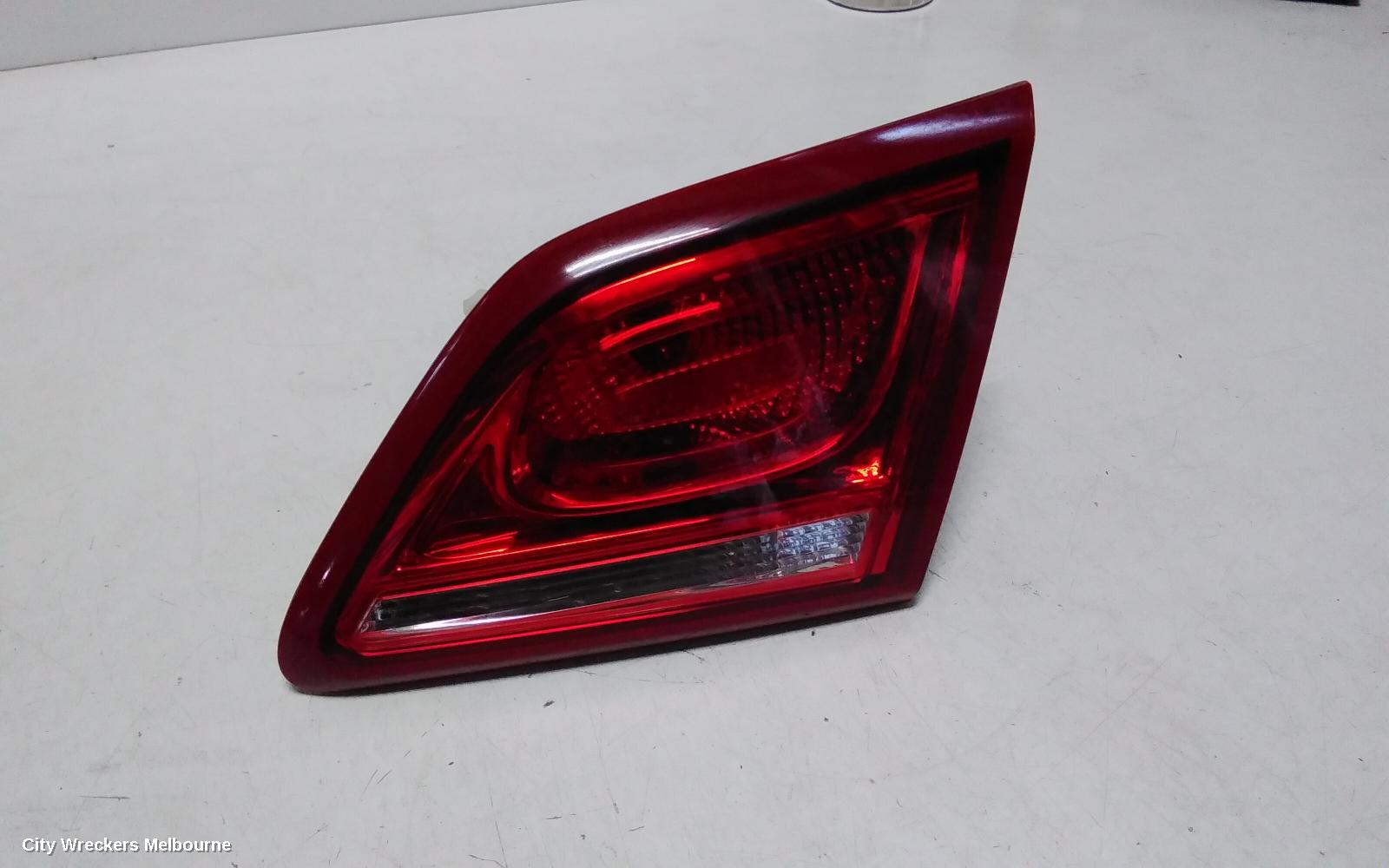 HOLDEN COMMODORE REAR GARNISH, BOOTLID LAMP (RH SIDE), VF, SEDAN, CLEAR TYPE, EVOKE/SV6/SS/INTERNATIONAL, 05/2013 - 12/2017