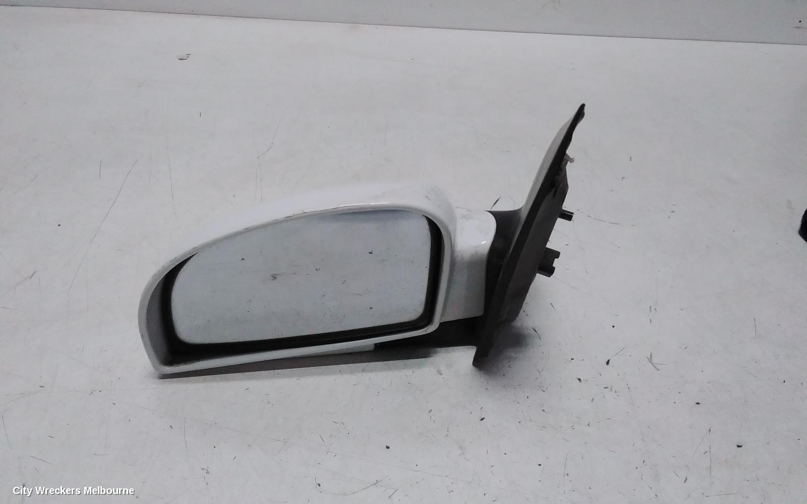 HYUNDAI GETZ LEFT DOOR MIRROR, TB, 3DR/5DR HATCH, POWER, COLOUR CODED, 09/2002 - 09/2011