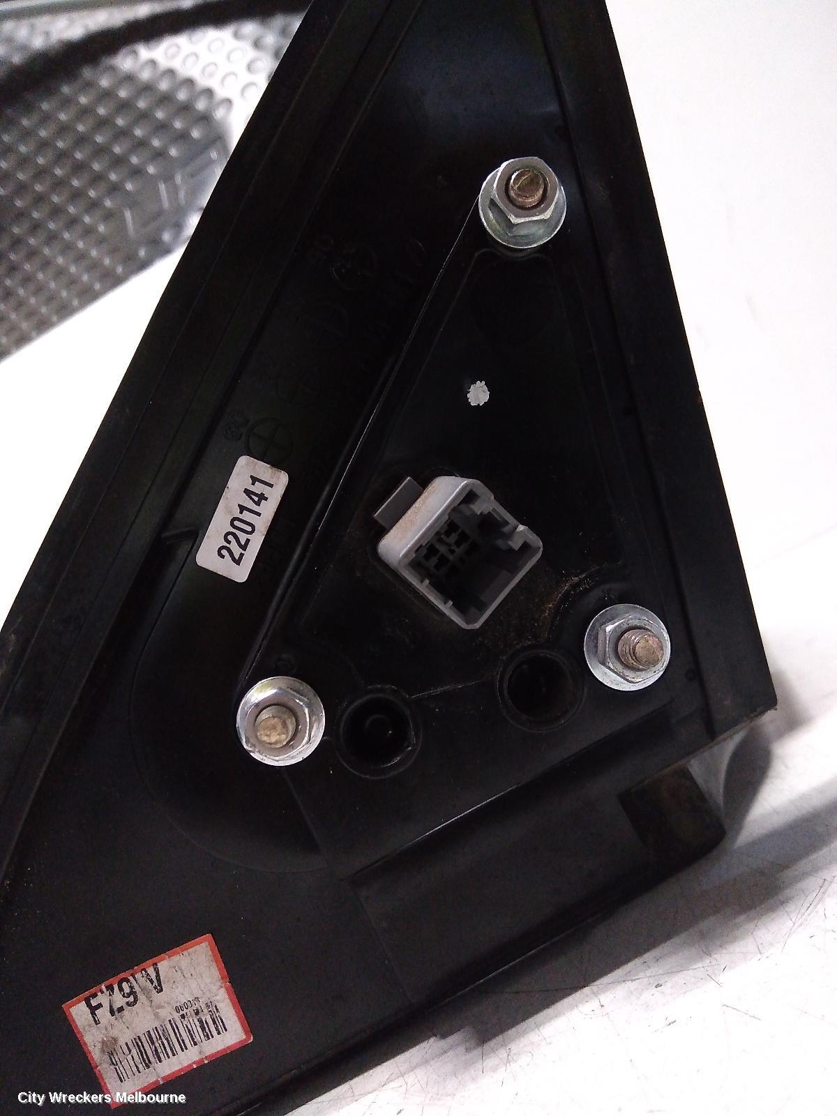 HYUNDAI ELANTRA RIGHT DOOR MIRROR, XD, POWER, COLOUR CODED, 10/2003 - 07/2006