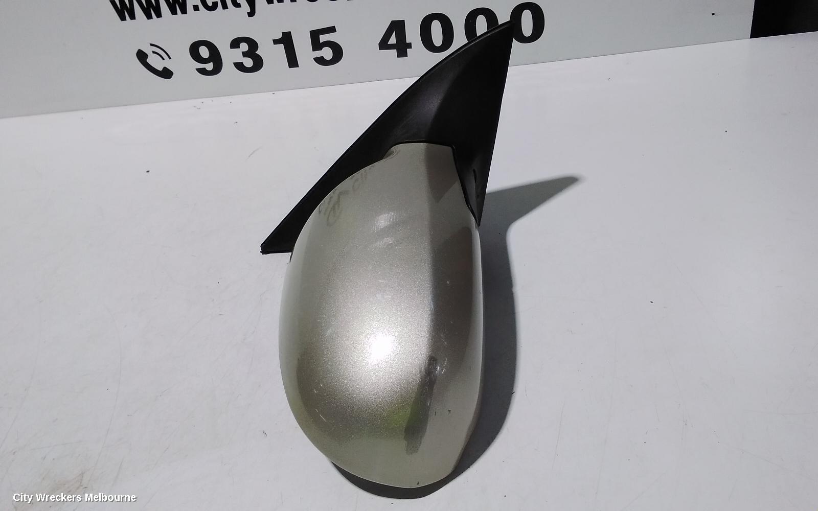 HYUNDAI ELANTRA RIGHT DOOR MIRROR, XD, POWER, COLOUR CODED, 10/2003 - 07/2006