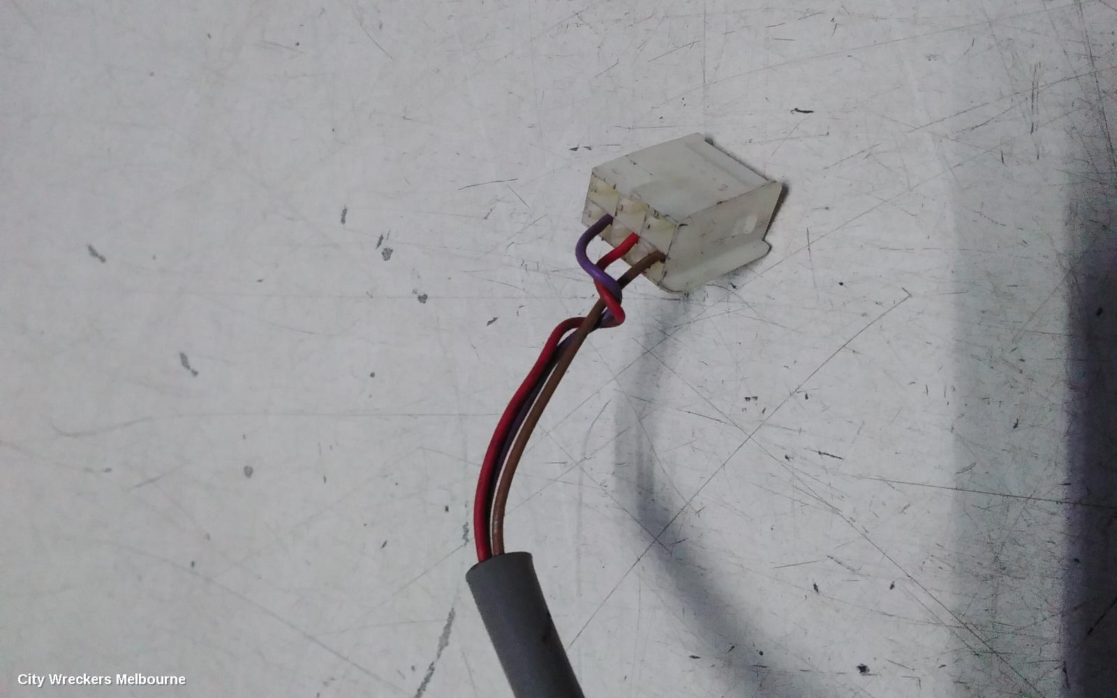 TOYOTA TARAGO LEFT DOOR MIRROR, ACR30, POWER, 06/2000 - 02/2006