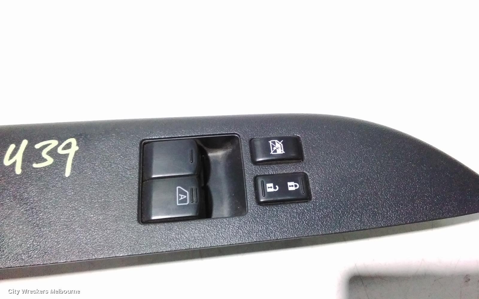 TOYOTA HIACE PWR DR WIND SWITCH, RH FRONT (MASTER SWITCH), TRH/KDH, 03/2005 - 02/2014