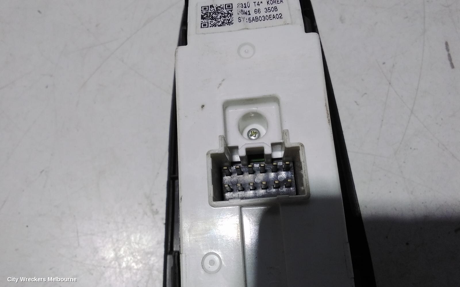 MAZDA 3 PWR DR WIND SWITCH, RH FRONT (MASTER SWITCH), NON FOLDING TYPE, BL, 04/2009 - 10/2013