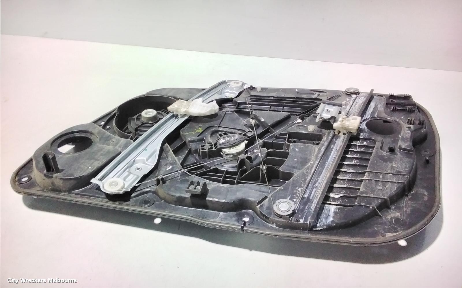 HYUNDAI I30 RIGHT FRONT WINDOW REG/MOTOR, GD, 5DR HATCH, 2 PIN AUTO DOWN, 03/2012 - 04/2017