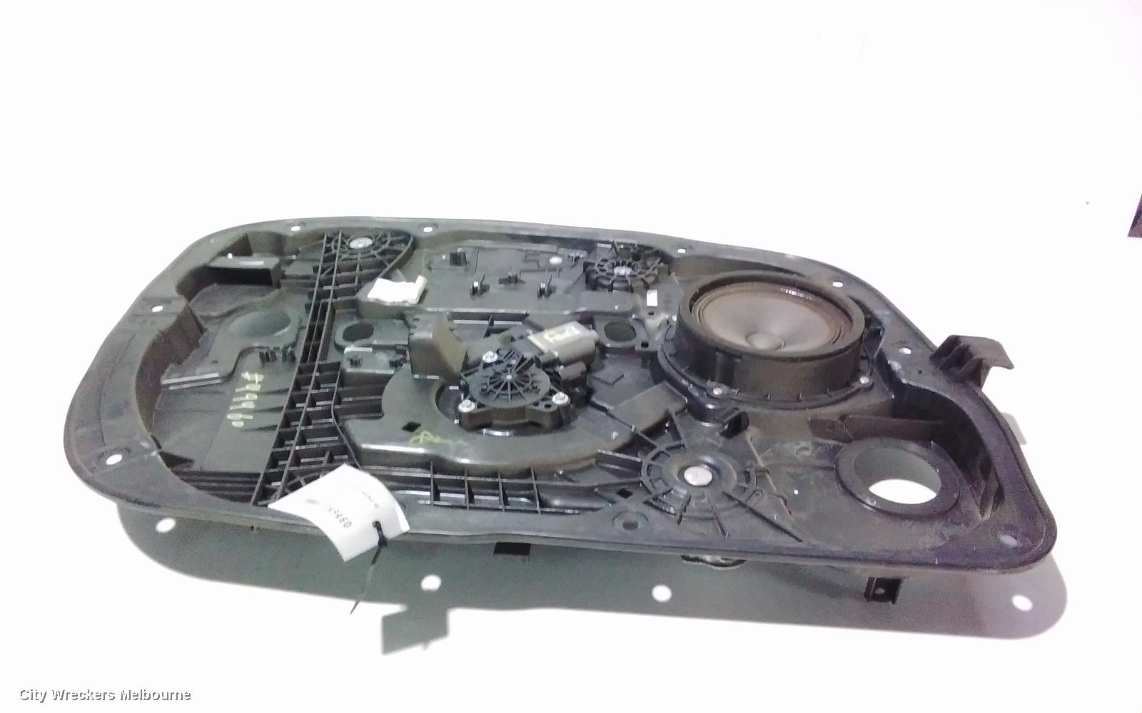 HYUNDAI I30 RIGHT FRONT WINDOW REG/MOTOR, GD, 5DR HATCH, 2 PIN AUTO DOWN, 03/2012 - 04/2017