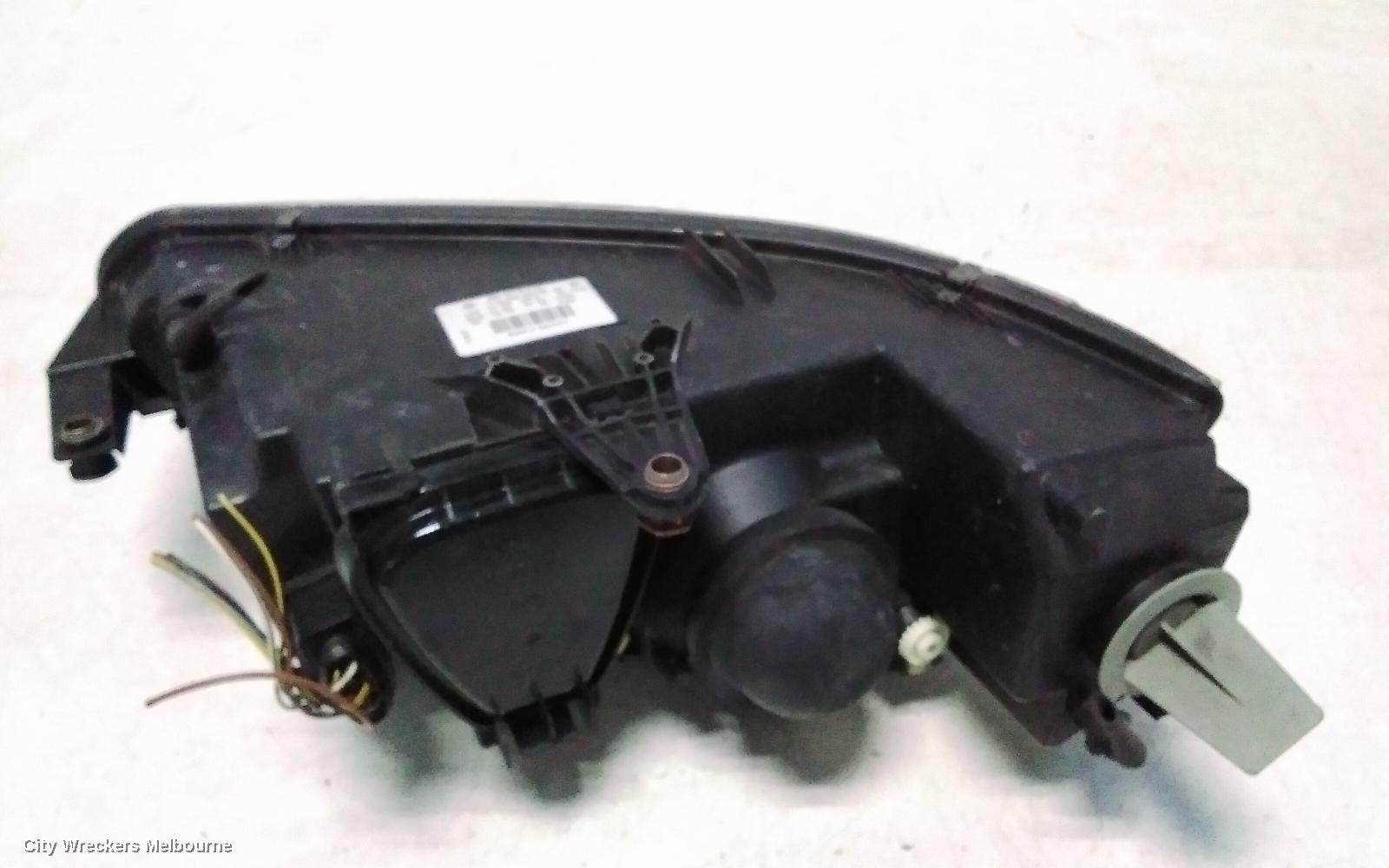 VOLKSWAGEN PASSAT LEFT HEADLAMP, 3B/GP, STANDARD TYPE, 02/2001 - 11/2005