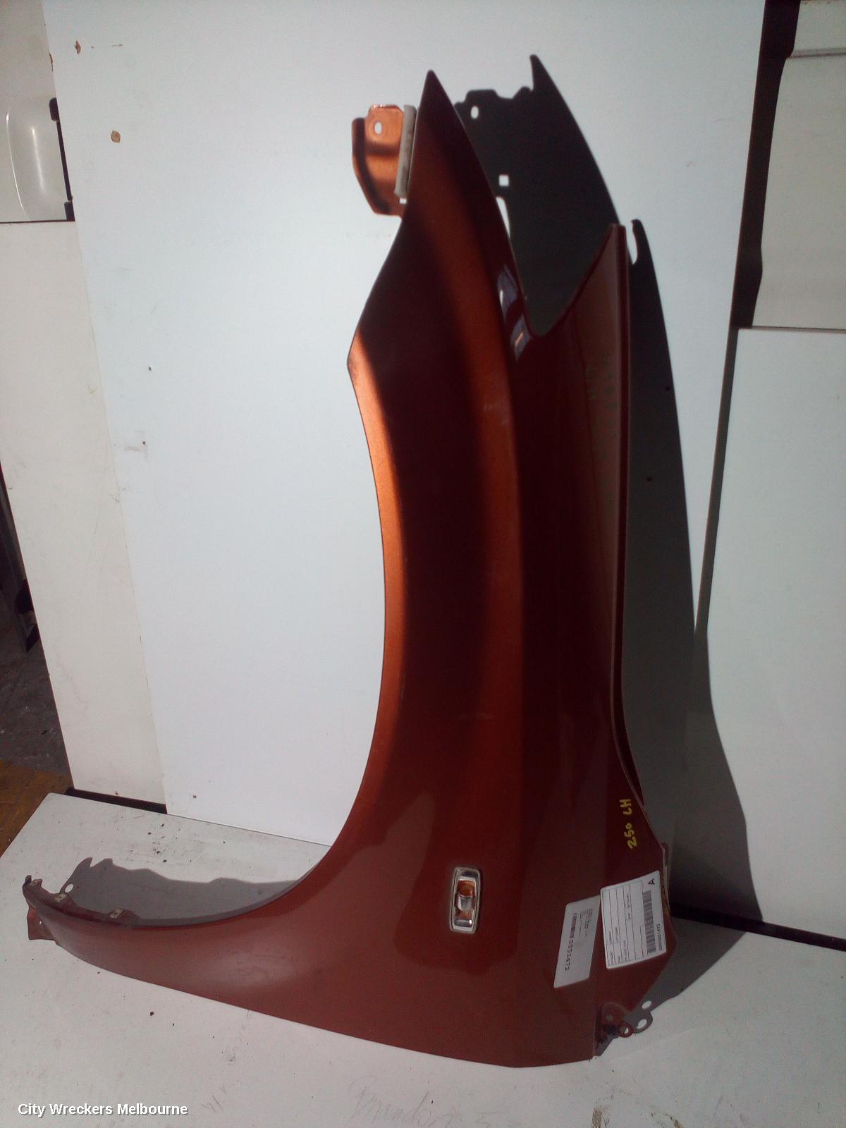 NISSAN MURANO LEFT GUARD, Z50, 05/2002 - 12/2008