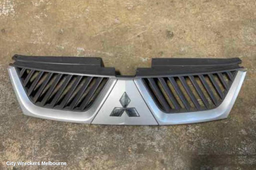 MITSUBISHI OUTLANDER GRILLE, RADIATOR GRILLE, ZG, FIN TYPE, 11/2006 - 09/2009