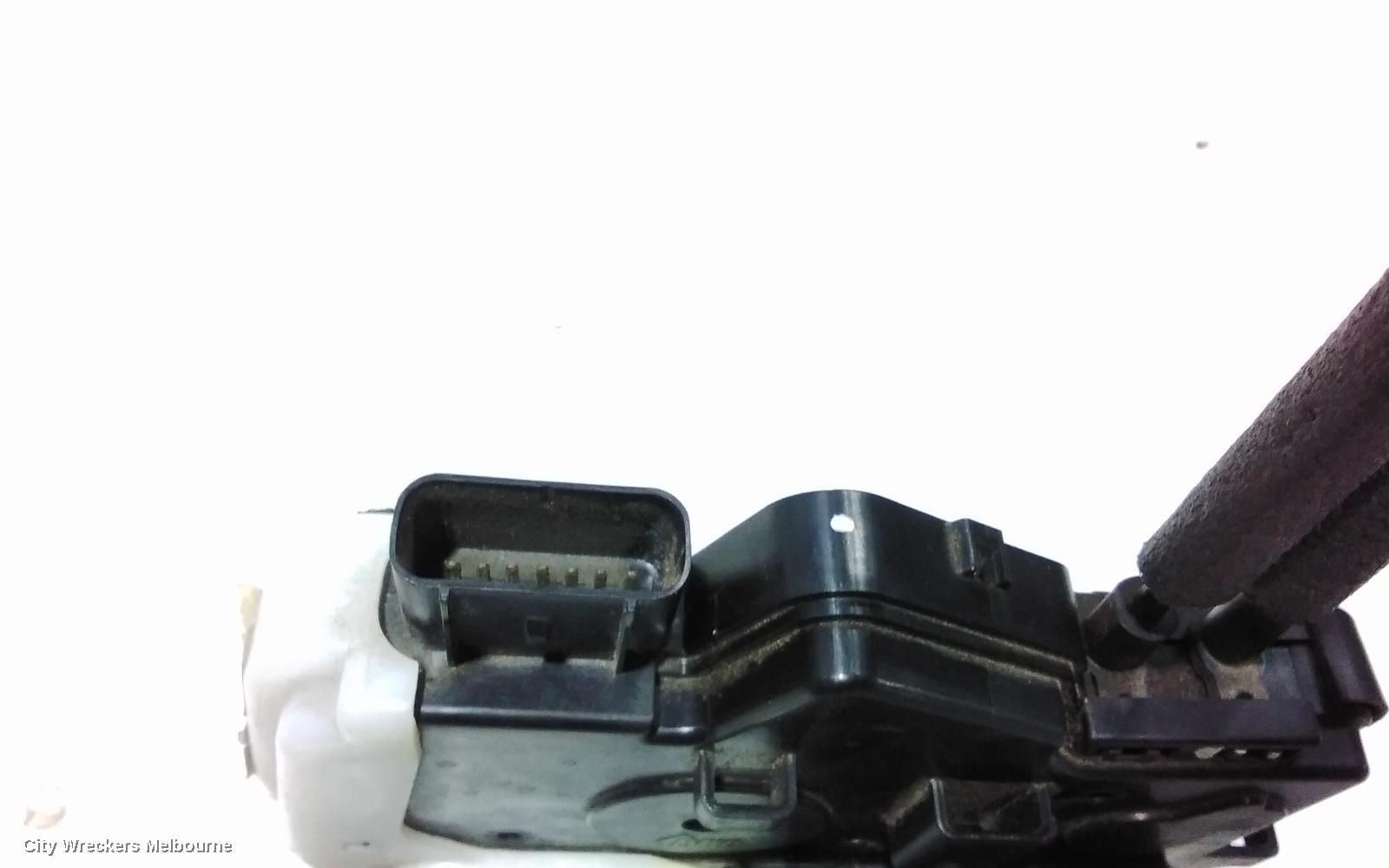 HYUNDAI IX35 DOOR/BOOT/GATE LOCK, RIGHT FRONT DOOR LOCK, LM SERIES, KOREAN BUILT (VIN KMHJ), 11/2009 - 01/2016