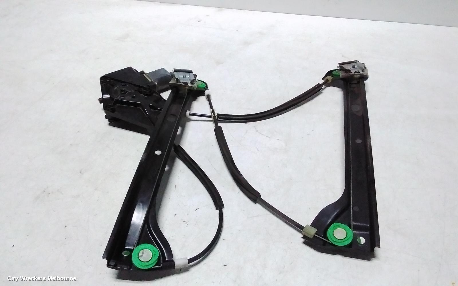 VOLKSWAGEN POLO RIGHT FRONT WINDOW REG/MOTOR, 6R, POWER, 5DR HATCH, 05/2010 - 05/2014