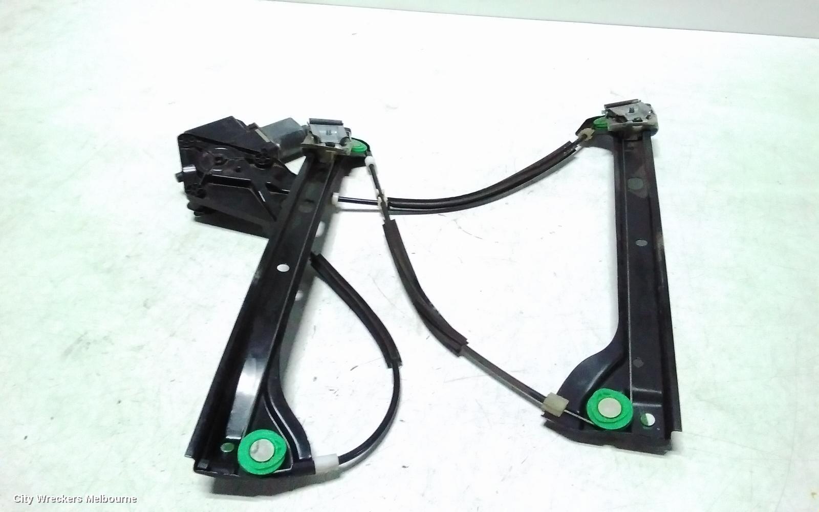 VOLKSWAGEN POLO RIGHT FRONT WINDOW REG/MOTOR, 6R, POWER, 5DR HATCH, 05/2010 - 05/2014