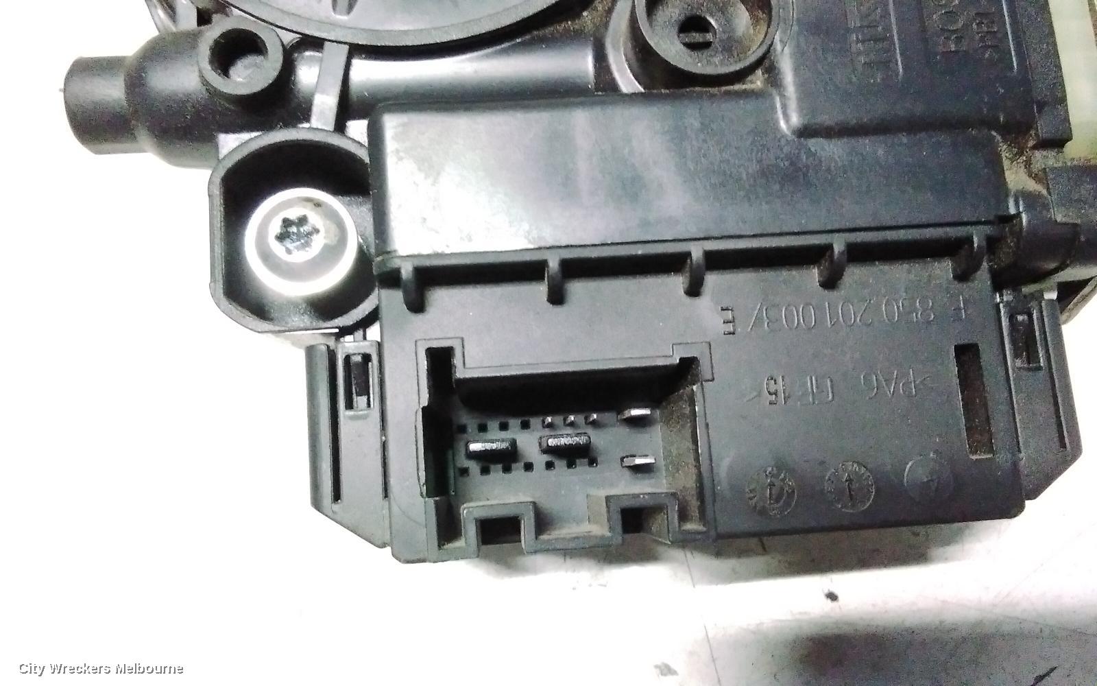 VOLKSWAGEN POLO RIGHT FRONT WINDOW REG/MOTOR, 6R, POWER, 5DR HATCH, 05/2010 - 05/2014