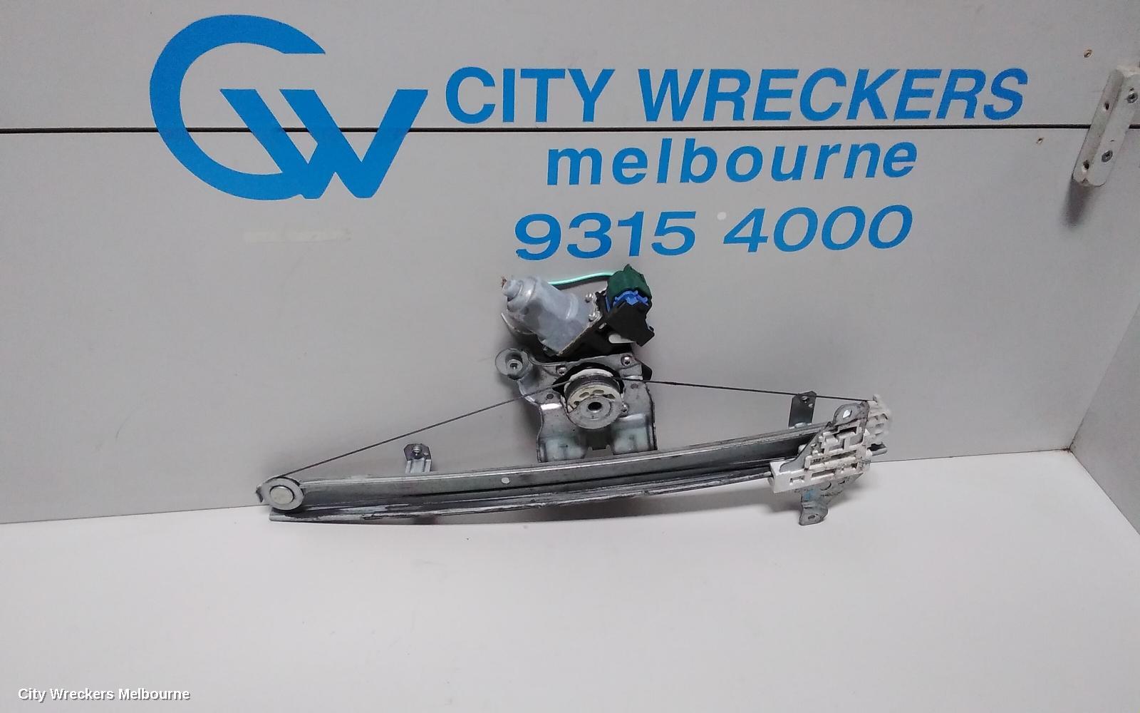NISSAN PULSAR RIGHT FRONT WINDOW REG/MOTOR, B17, SEDAN, 12/2012 - 12/2017