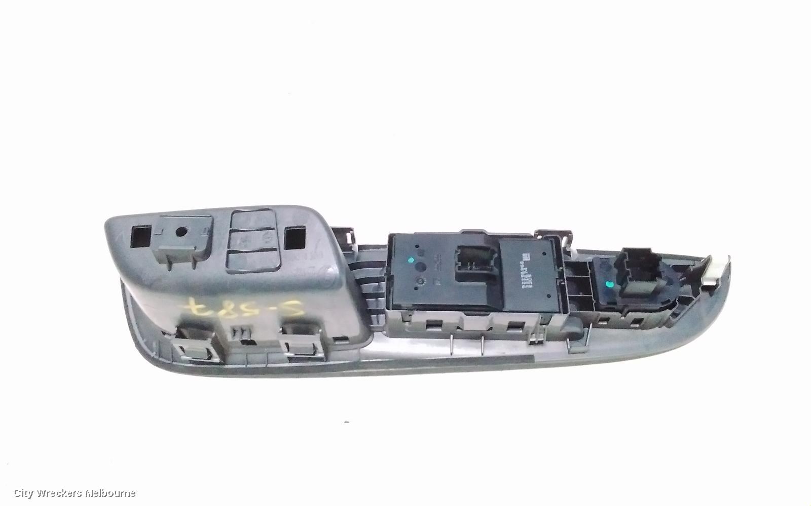 HOLDEN COMMODORE PWR DR WIND SWITCH, RH FRONT (MASTER SWITCH), VF, BLACK, 4 SWITCH TYPE, 05/2013 - 12/2017