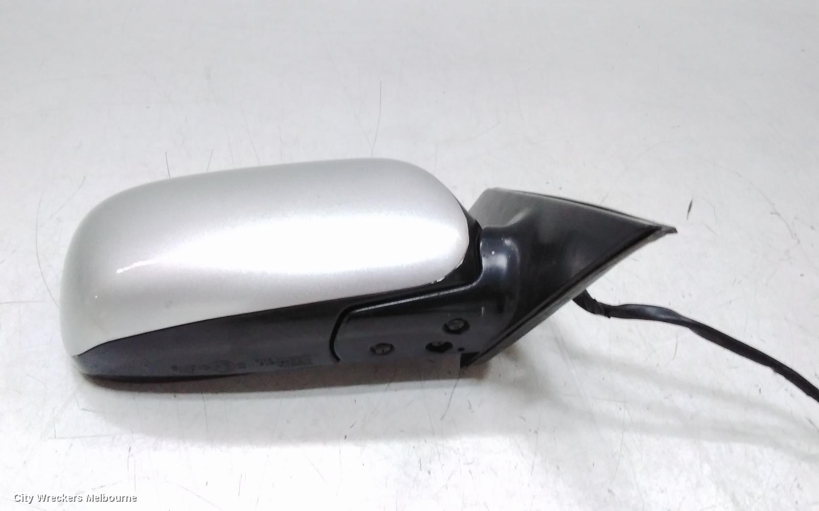 LEXUS IS200/IS300 RIGHT DOOR MIRROR, POWER, RECTANGULAR PLUG TYPE, 08/2001 - 10/2005